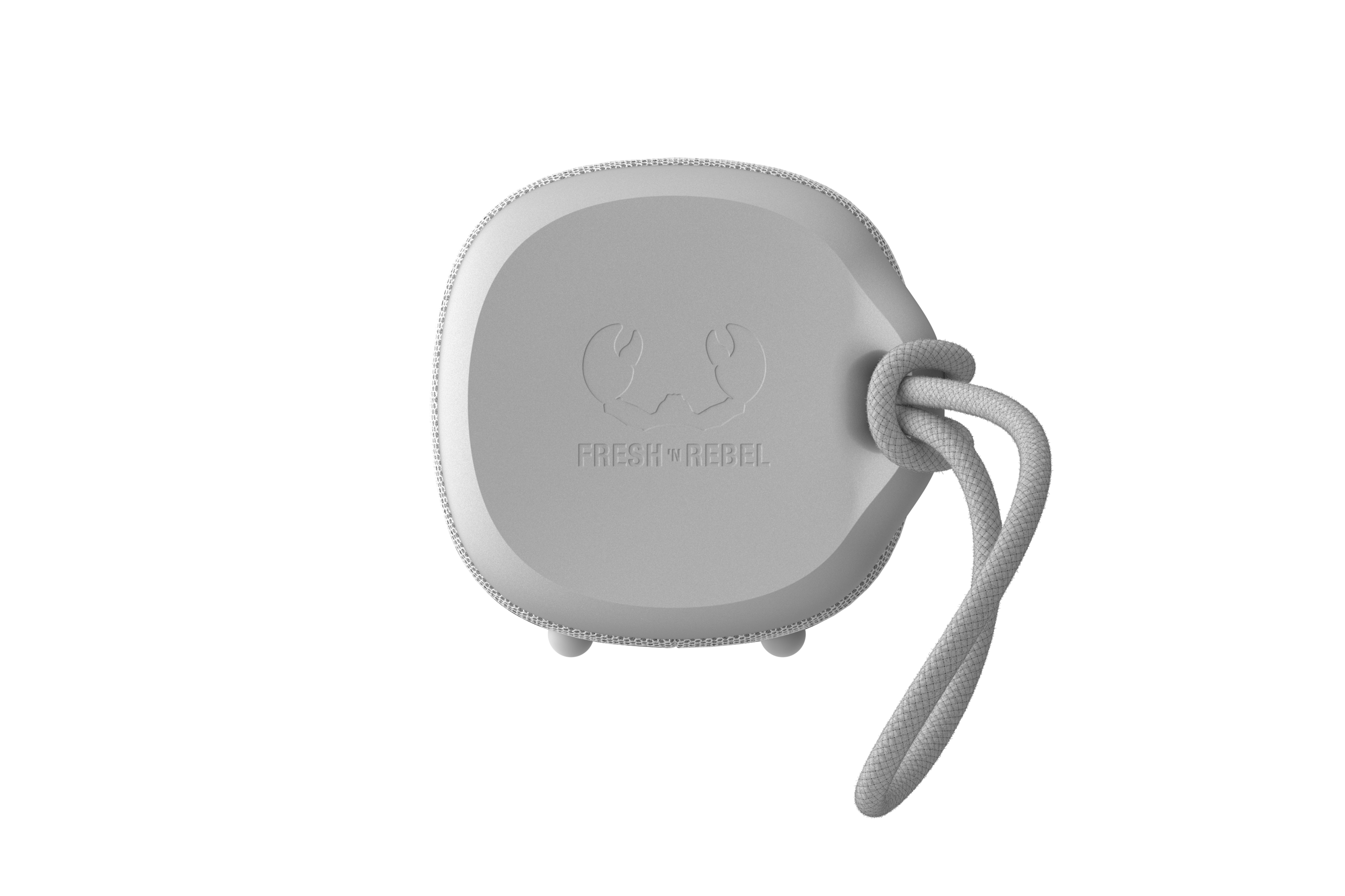 Düğümlü ip tutacağı ve Fresh 'n Rebel logosu olan açık gri bir hoparlör. Beyaz bir arka plan üzerinde izole edilmiştir.