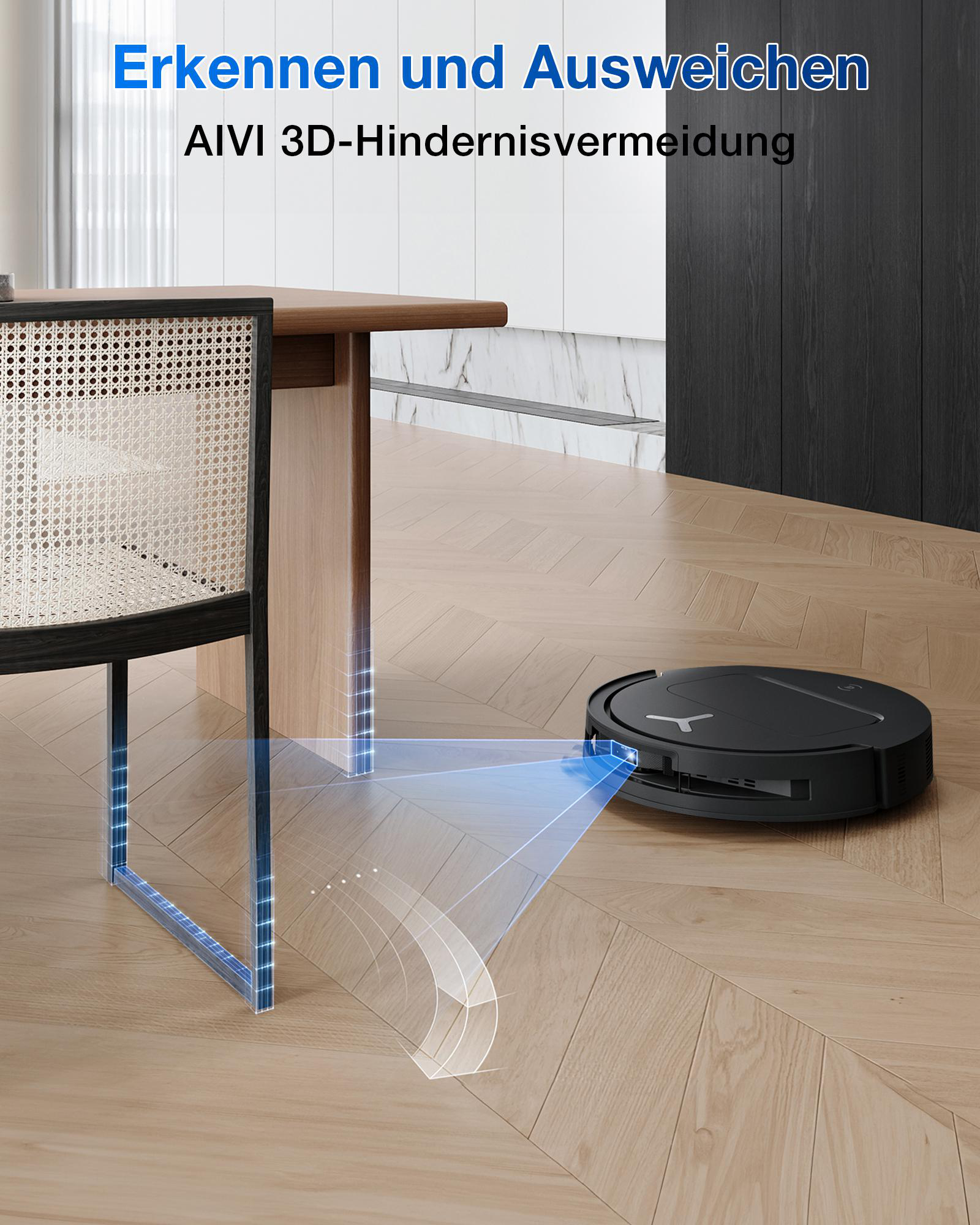 Ein schwarzer Roboter-Staubsauger auf Holzboden. Der Roboter hat ein Scansystem, und ein Stuhl und Tisch sind an der Seite.