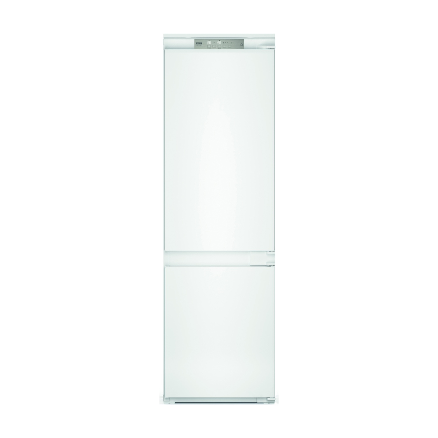 Un frigorifero bianco con due porte. La porta superiore è più grande. Pannello di controllo in alto. Isolato su sfondo bianco.