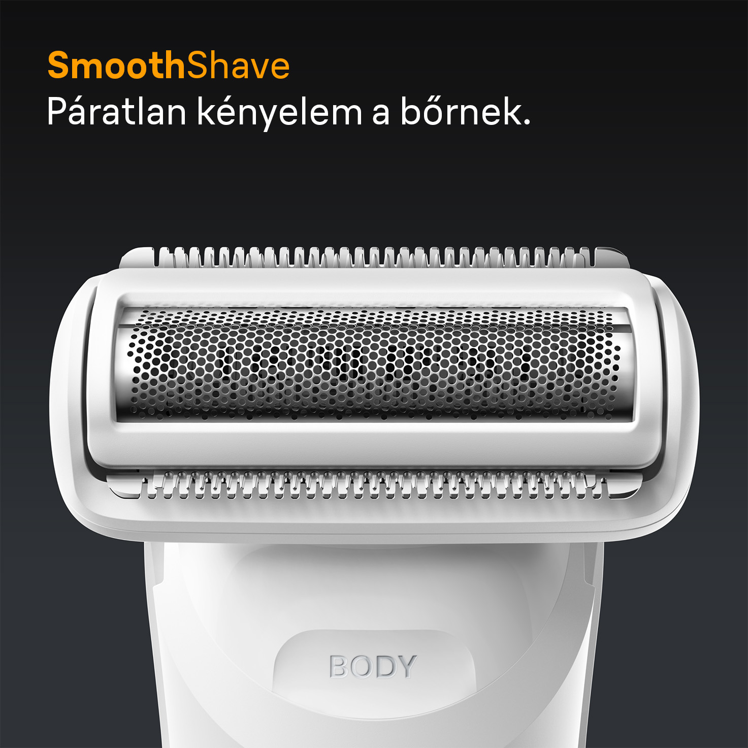 Fehér elektromos borotvafej közeli képe, fémhálóval és pengékkel. A szöveg SmoothShave és Párátlan kényelem a bőrnek.