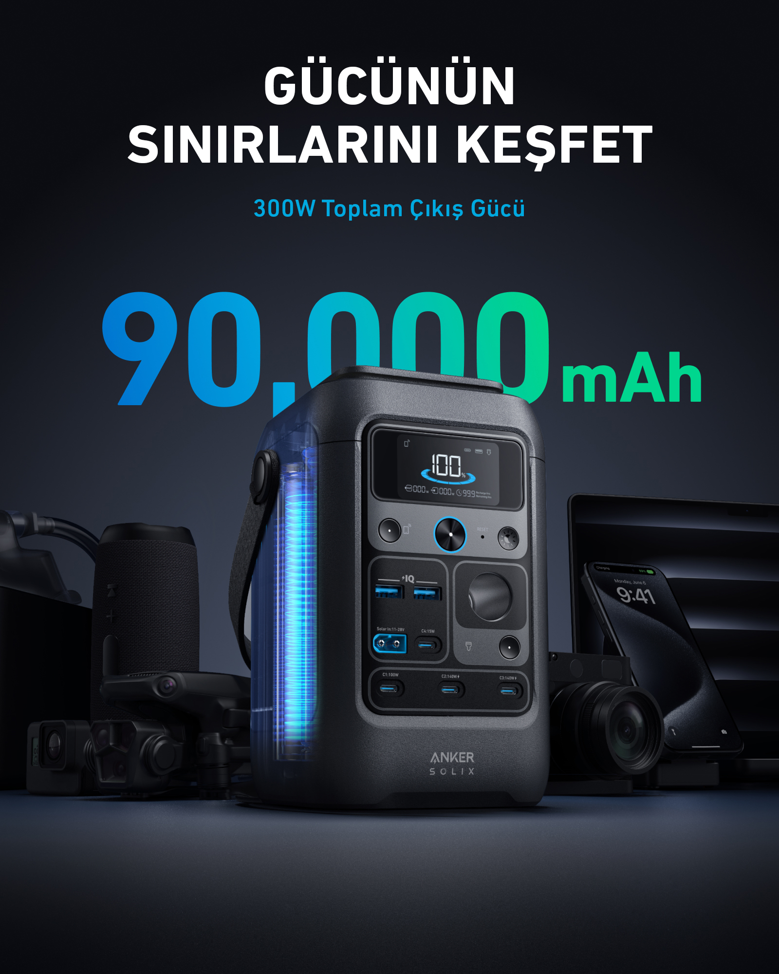 Dijital ekranlı, metinli ve arka planda akıllı telefon bulunan siyah taşınabilir güç istasyonu. Metin şöyle diyor: 90.000 mAh.