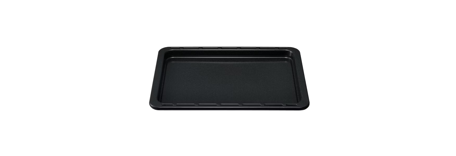 Prostokątna, czarna blacha do pieczenia na czarnym tle. Blacha ma rant i małe otwory wentylacyjne.