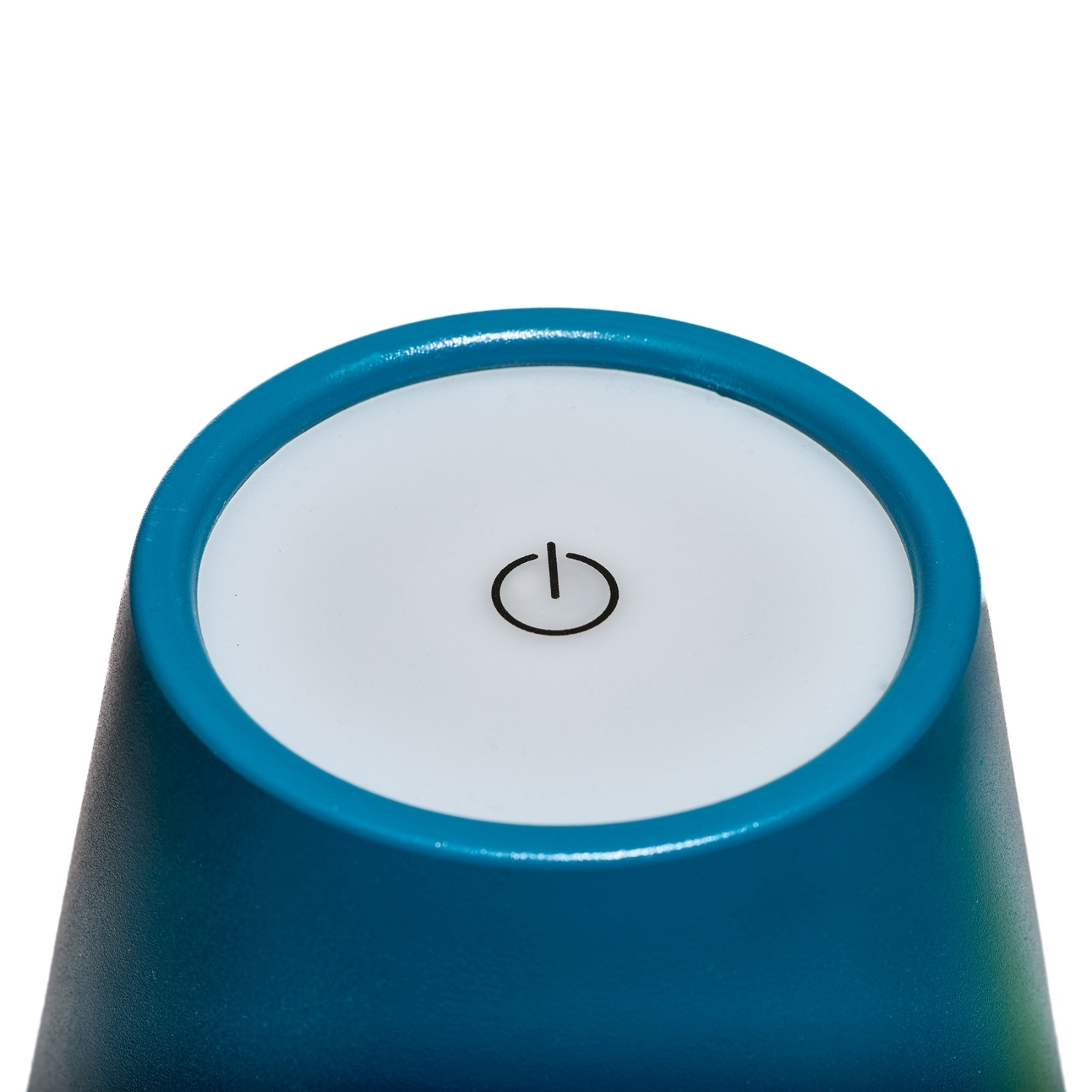 Un dispositivo blu e bianco con un'icona di accensione. Il dispositivo è cilindrico e ha un gradiente di colore da blu a verde.