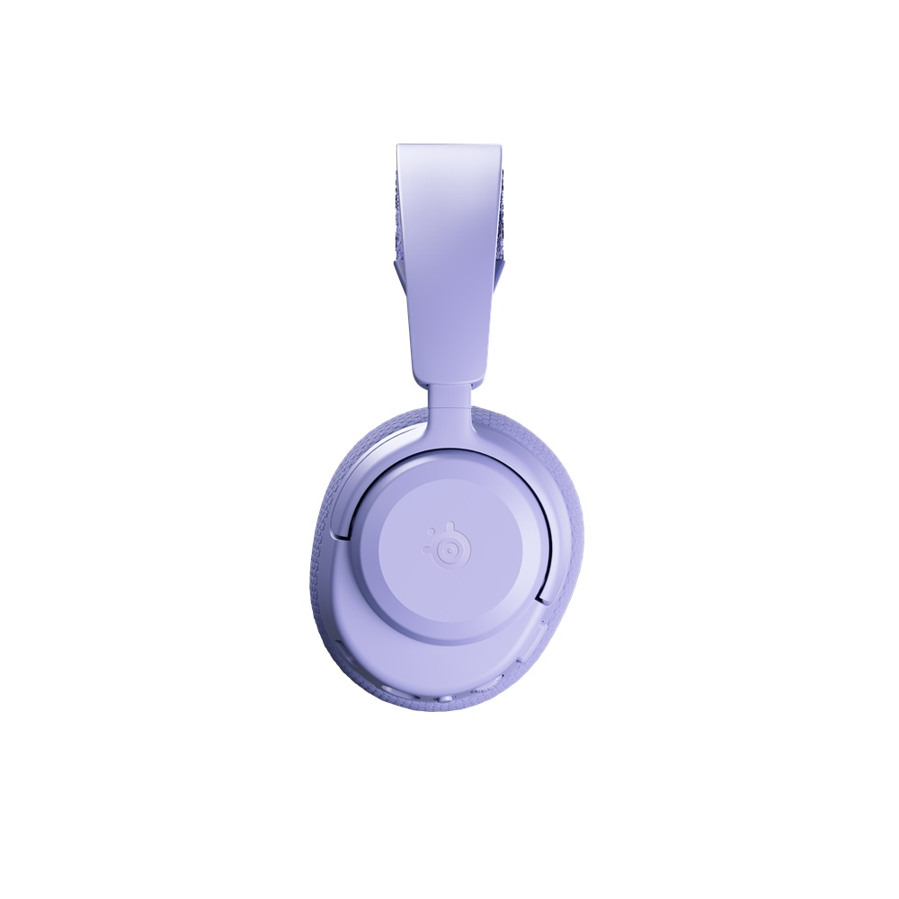 Kulaklık, kulaklık başlıkları ve bir kafa bandı içeren lavanta rengi bir kulaklık. SteelSeries logosu kulaklık başlığında. Arka plan beyaz.