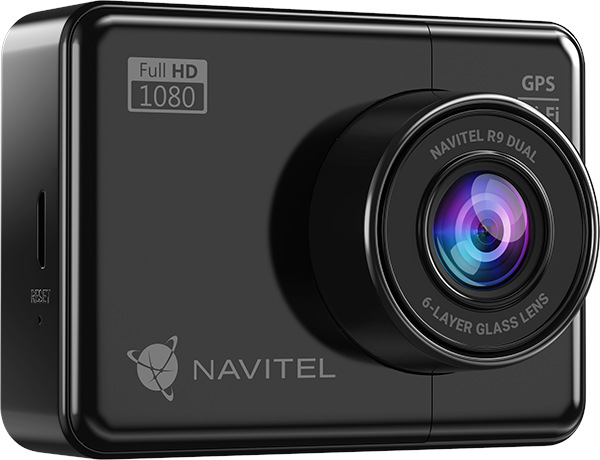 Czarna kamera samochodowa Navitel R9 Dual. Zawiera obiektyw, 'Full HD 1080', 'GPS Fi' i szczegóły '6-Layer Glass Lens'.