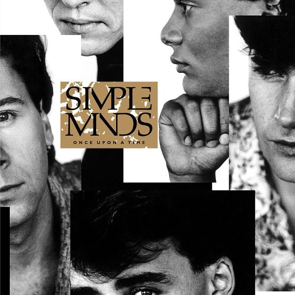 Pochette d'album avec des portraits fragmentés en niveaux de gris et le nom du groupe "Simple Minds" avec "Once Upon a Time" en dessous.
