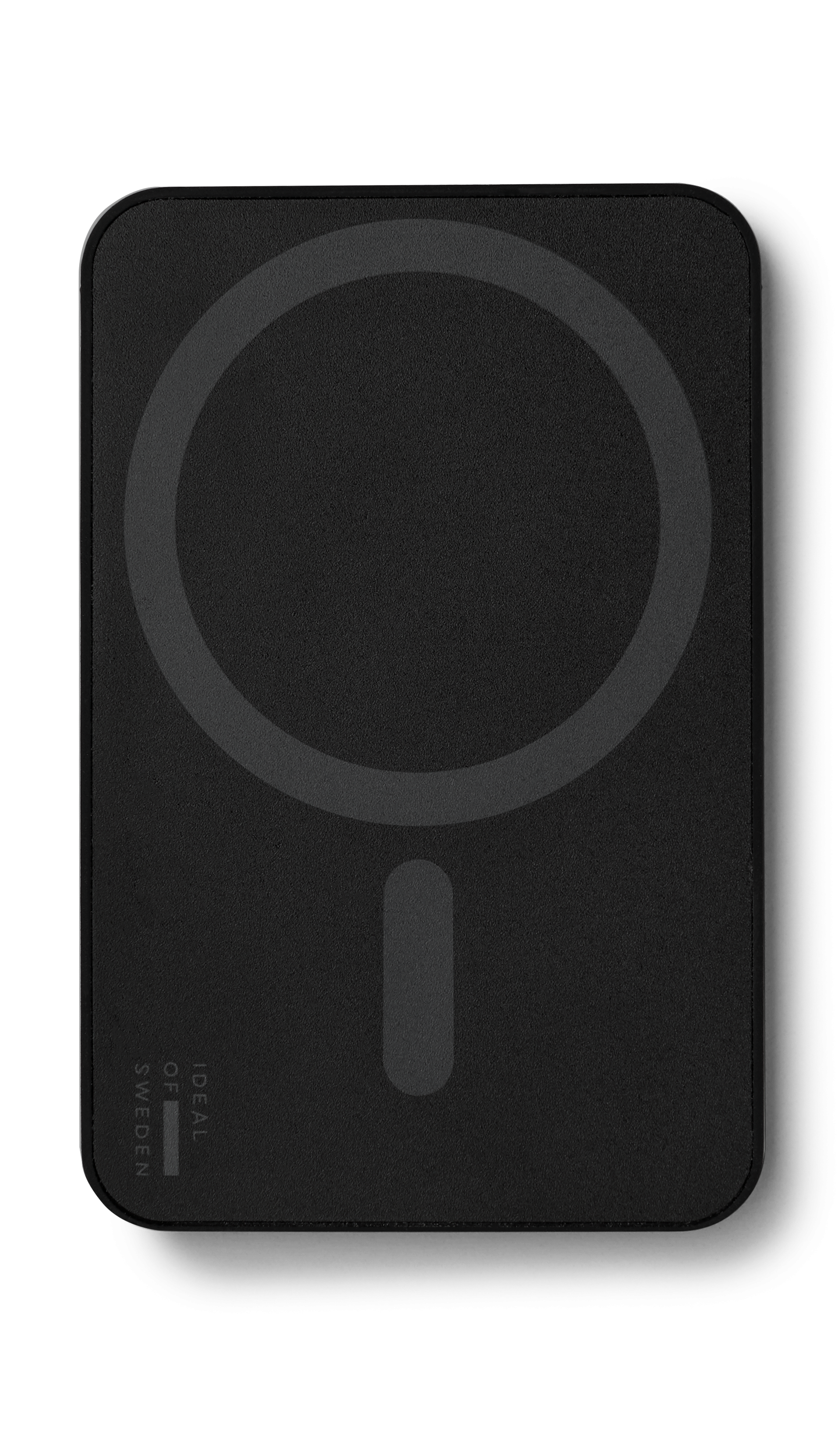 Ein schwarzes rechteckiges Telefonzubehör mit kreisförmigem und vertikal rechteckigem Design. Text: IDEAL OF SWEDEN.