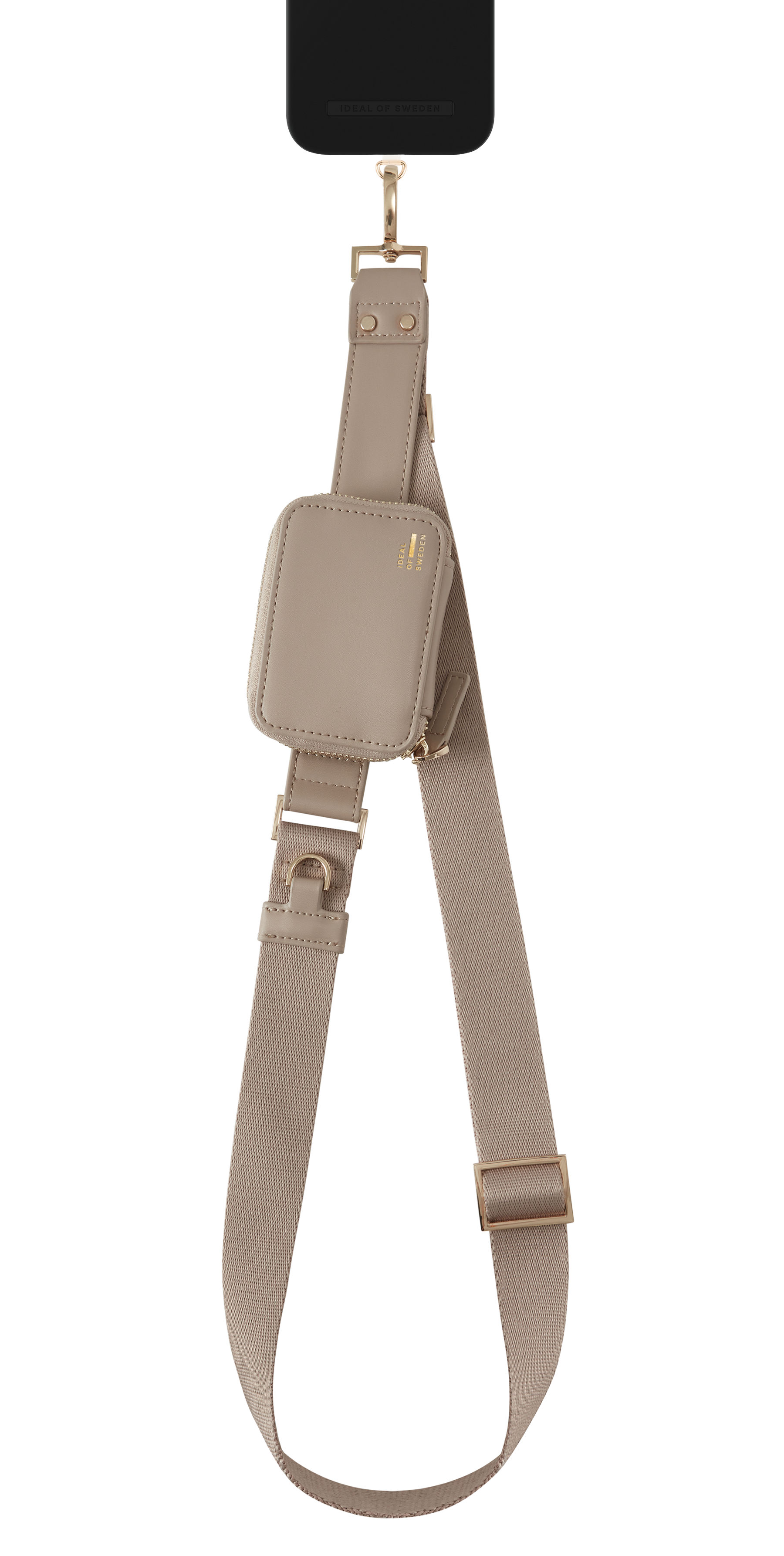 Beige Handyhülle mit Ideal of Sweden Logo, verbunden mit einer beigefarbenen Umhängetasche mit kleiner quadratischer Tasche und goldener Hardware.