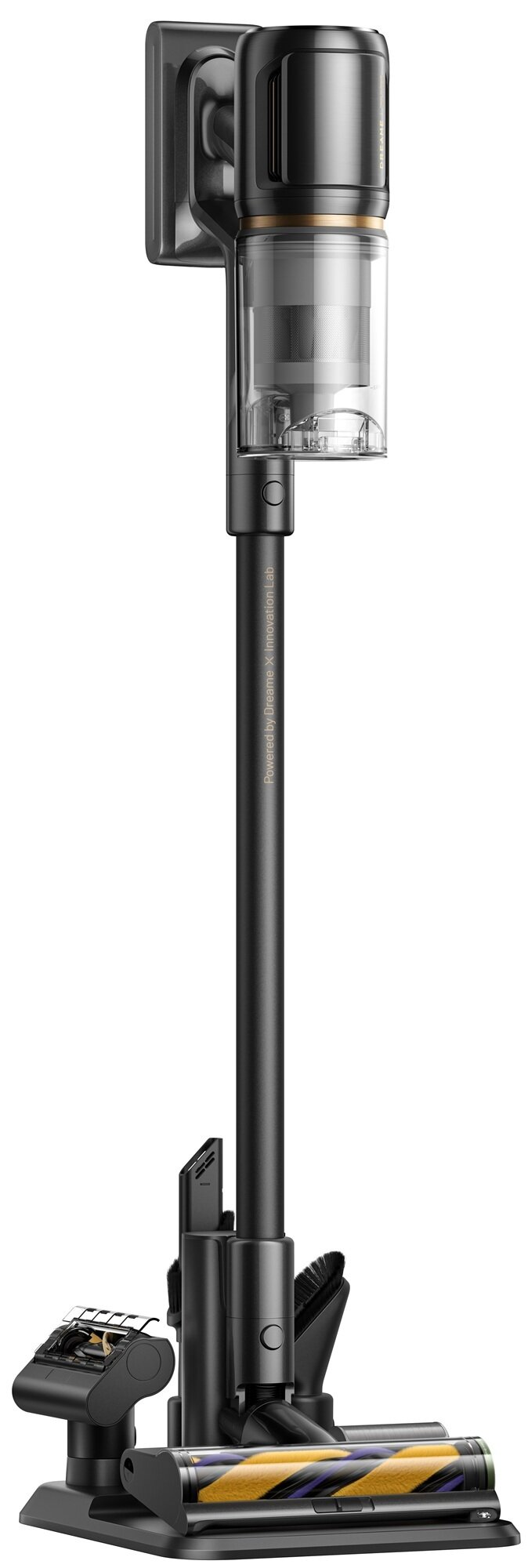 Czarny i srebrny odkurzacz bezprzewodowy stoi pionowo. Ma przezroczysty pojemnik na kurz, końcówki szczotkowe i stację ładującą.