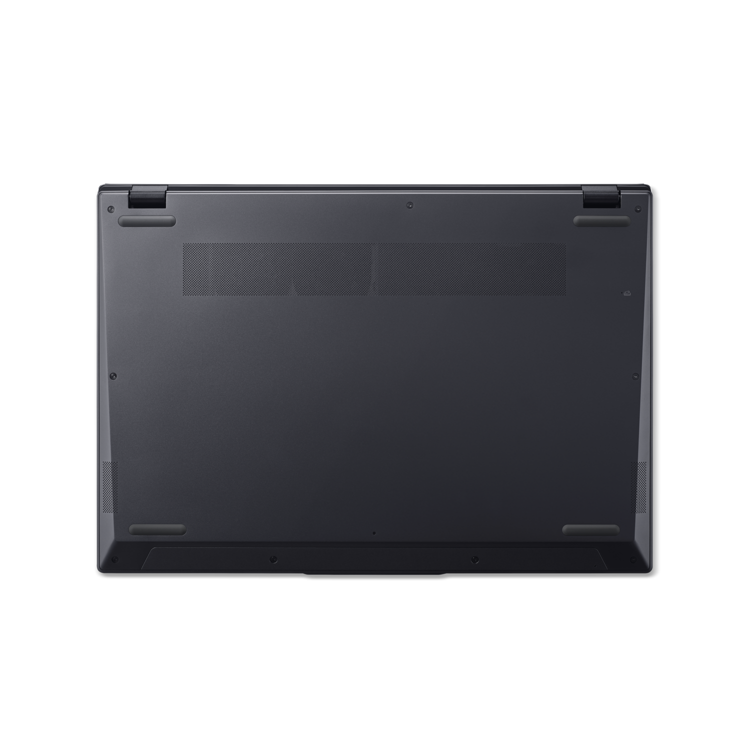 Onderaanzicht van een donkergrijze laptop op een zwarte achtergrond. Zichtbaar zijn ventilatieopeningen, rubberen voetjes en schroeven.