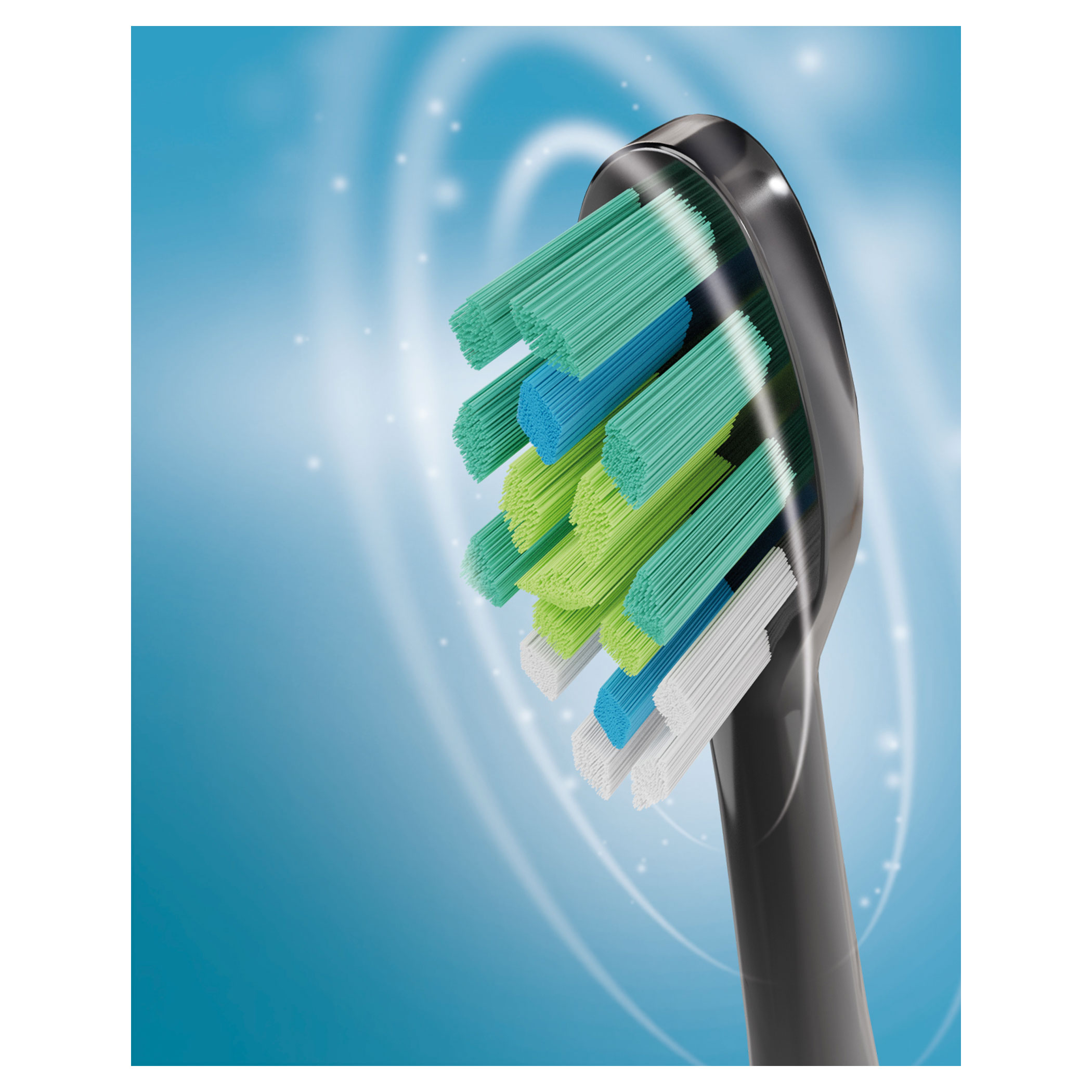 Zbliżenie czarnej główki szczoteczki do zębów z kolorowym włosiem na niebieskim tle.