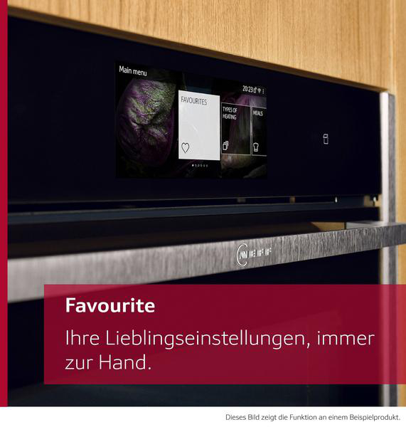 Ein moderner Ofen mit Digitalanzeige, die Optionen wie "Favoriten" zeigt. Holzverkleidung umgibt den Ofen. Eine Favoriten-Option wird hervorgehoben.