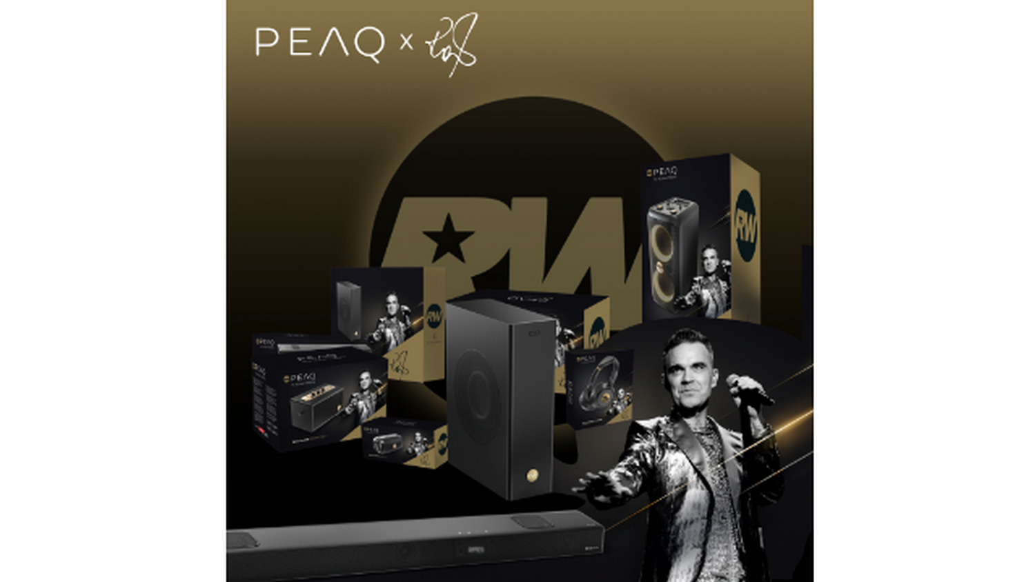 Imagen promocional con equipos de audio y Robbie Williams. Se muestran altavoces y cajas negras con el cantante.