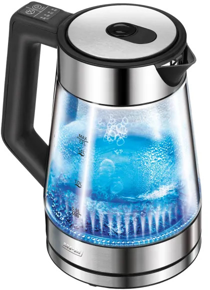 Szklany czajnik elektryczny z czarnym uchwytem, pokrywką i podstawą. W środku gotuje się niebieska woda, tworząc bąbelki. Czajnik jest ze stali nierdzewnej.