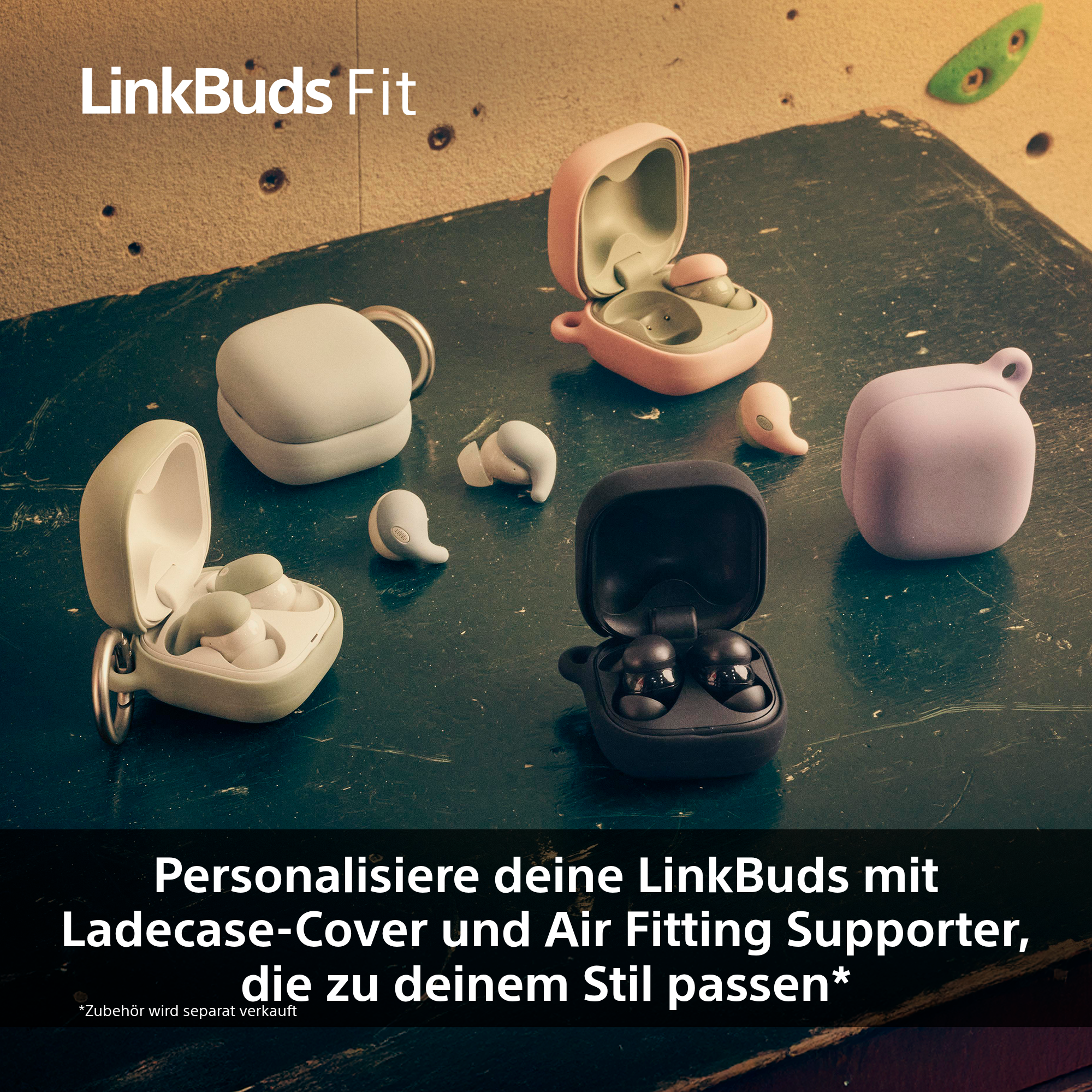 Das Bild zeigt verschiedene LinkBuds Fit-Ohrhörer und -Hüllen in verschiedenen Farben. Der Text lautet: 'Personalisiere deine LinkBuds'.