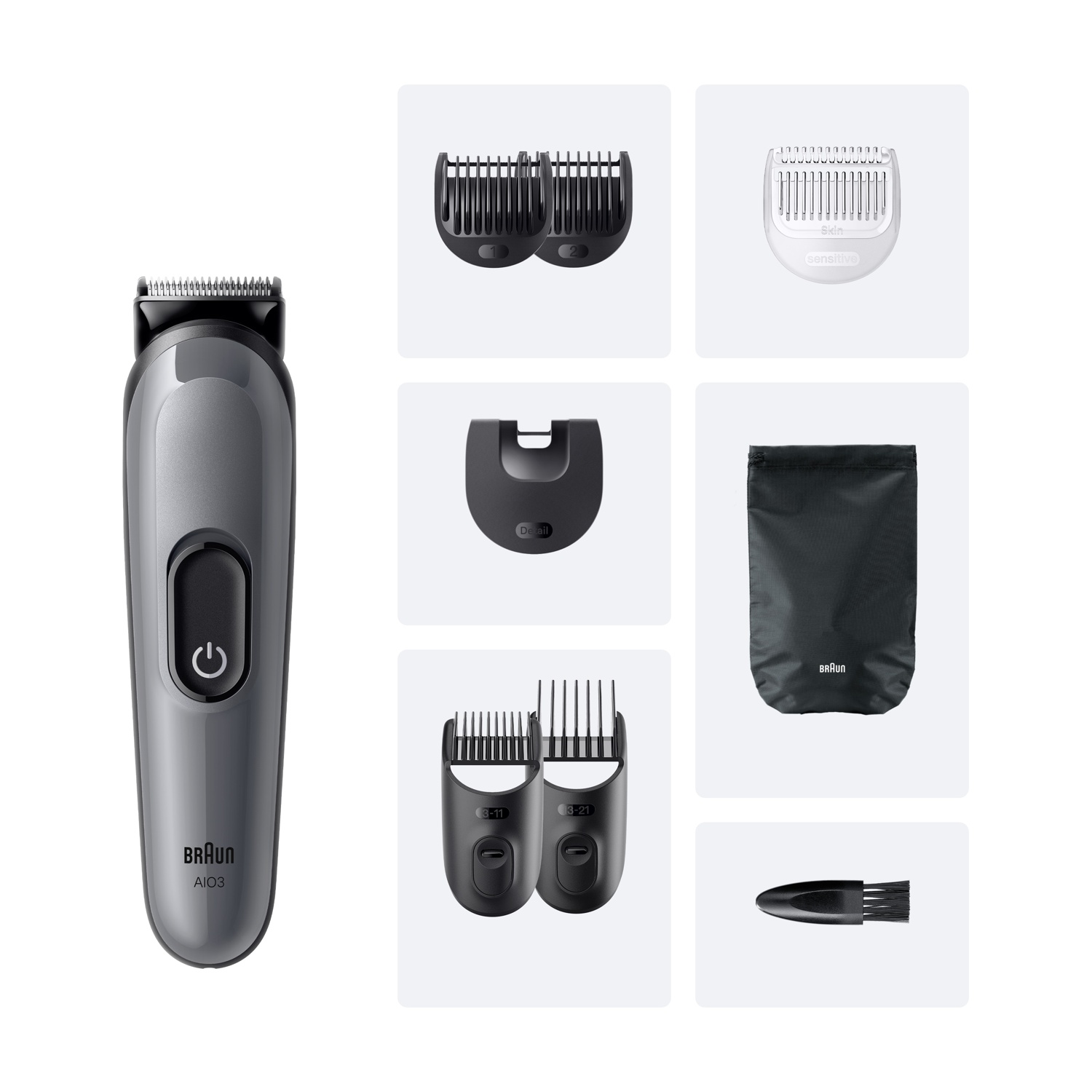 Un regolabarba Braun e vari accessori sono esposti su sfondo bianco. Gli accessori includono diverse dimensioni di pettine e una spazzola per la pulizia.