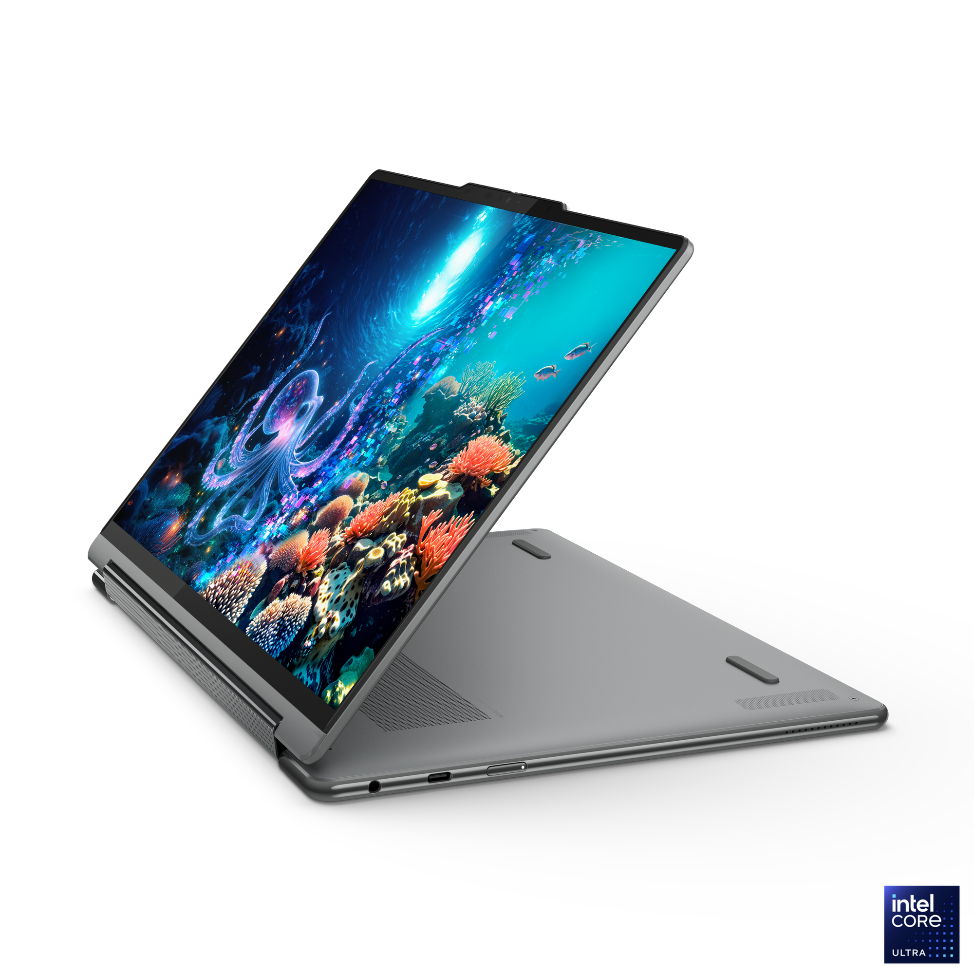 Ein geöffnetes Laptop, zeigt eine Unterwasserszene. Graues Gehäuse, schwarzer Bildschirmrahmen. Intel Core Ultra Logo rechts unten.