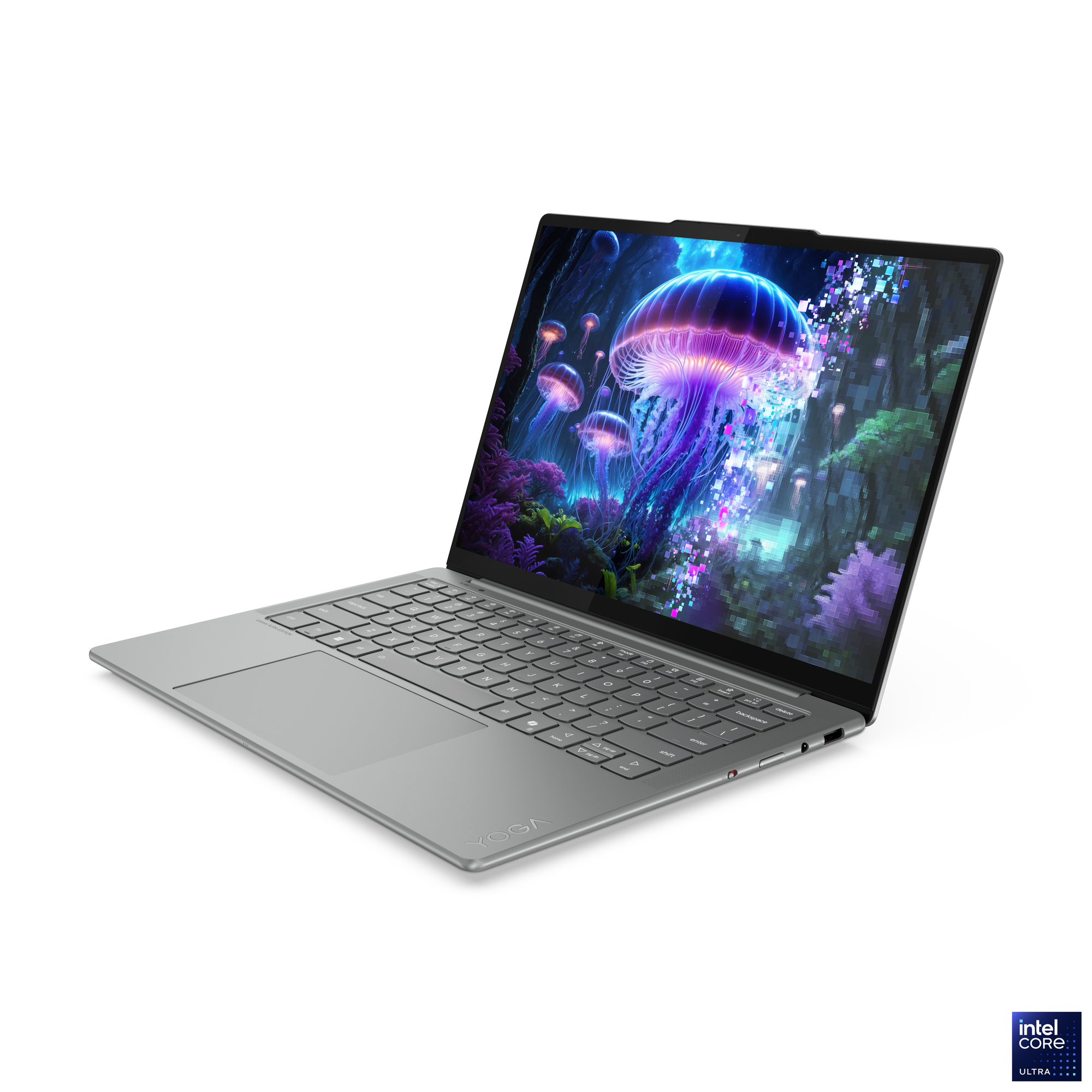 Laptop vor weißem Hintergrund, Bildschirm mit Quallen. Tastatur sichtbar. Intel Core Ultra Logo.