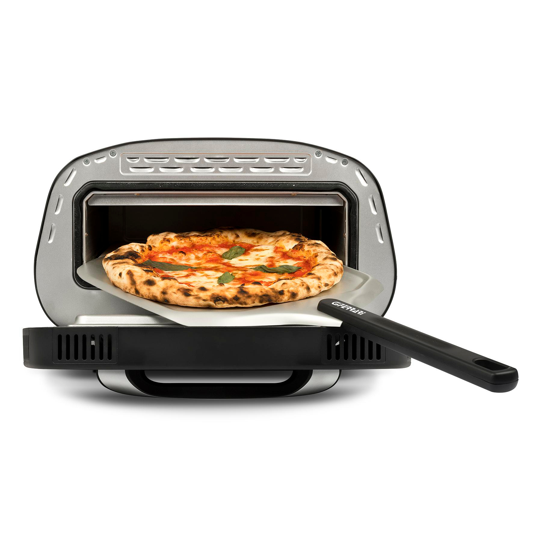 Pizza in einem Pizzaofen. Die Pizza liegt auf einer Metallschale. Der Ofen ist silber und schwarz.