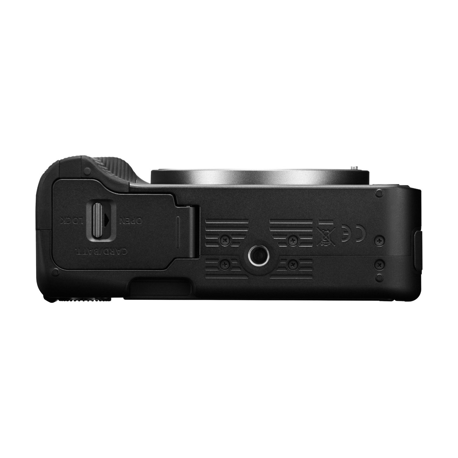 Corpo macchina nero visto dal basso. Ha uno slot per scheda/batteria, un interruttore apri/chiudi e vari segni e porte.