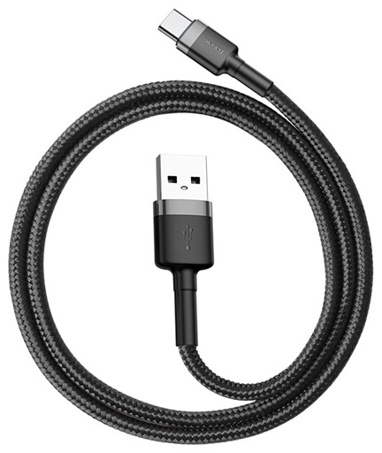Fekete USB kábel USB-A és USB-C csatlakozóval. A kábel fonott, kör alakban tekeredik.