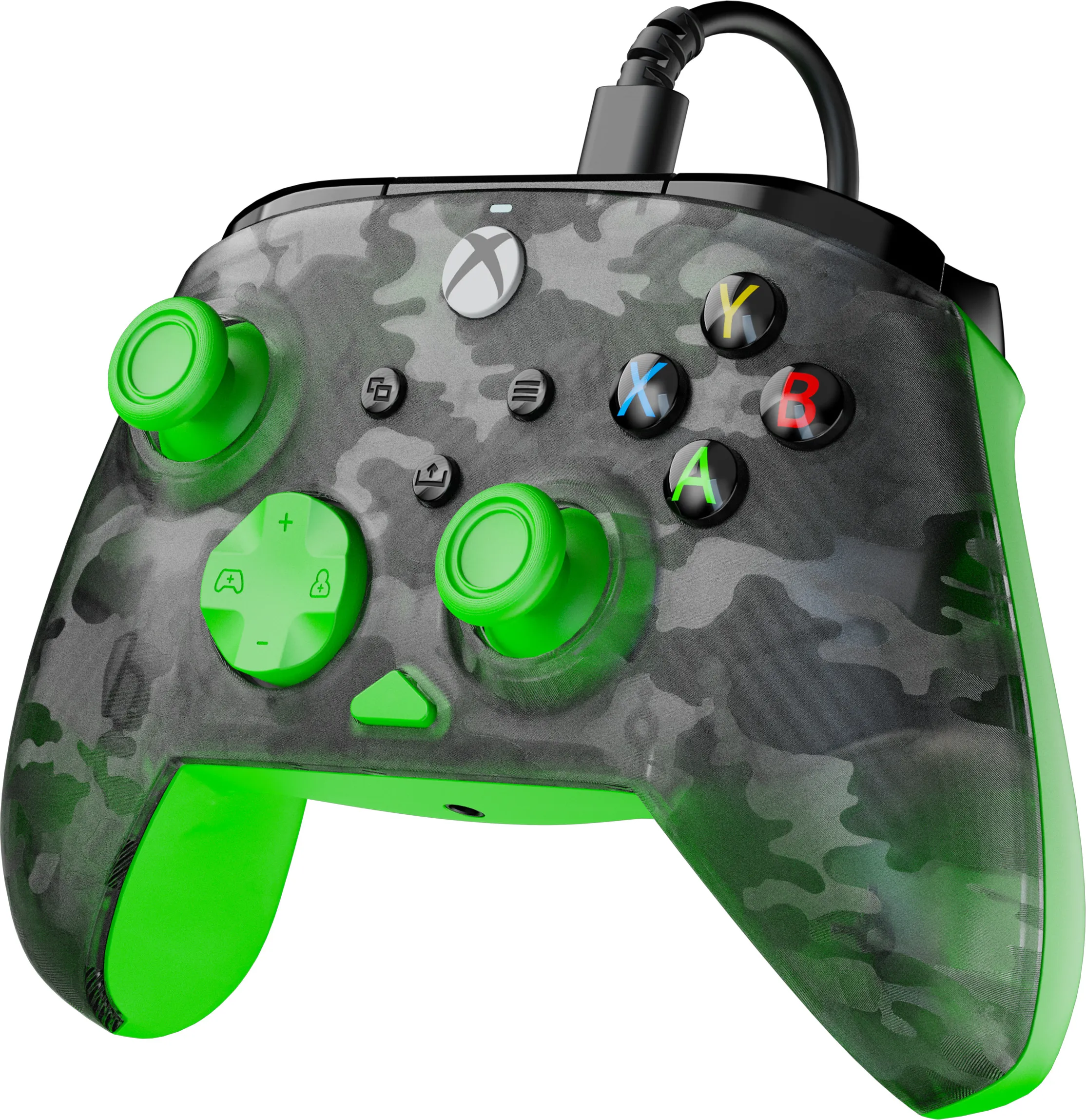 Xbox-Controller mit grünem und Camouflage-Design. Tasten sind A, B, X, Y und Steuerkreuz. Ein Kabel ist befestigt.