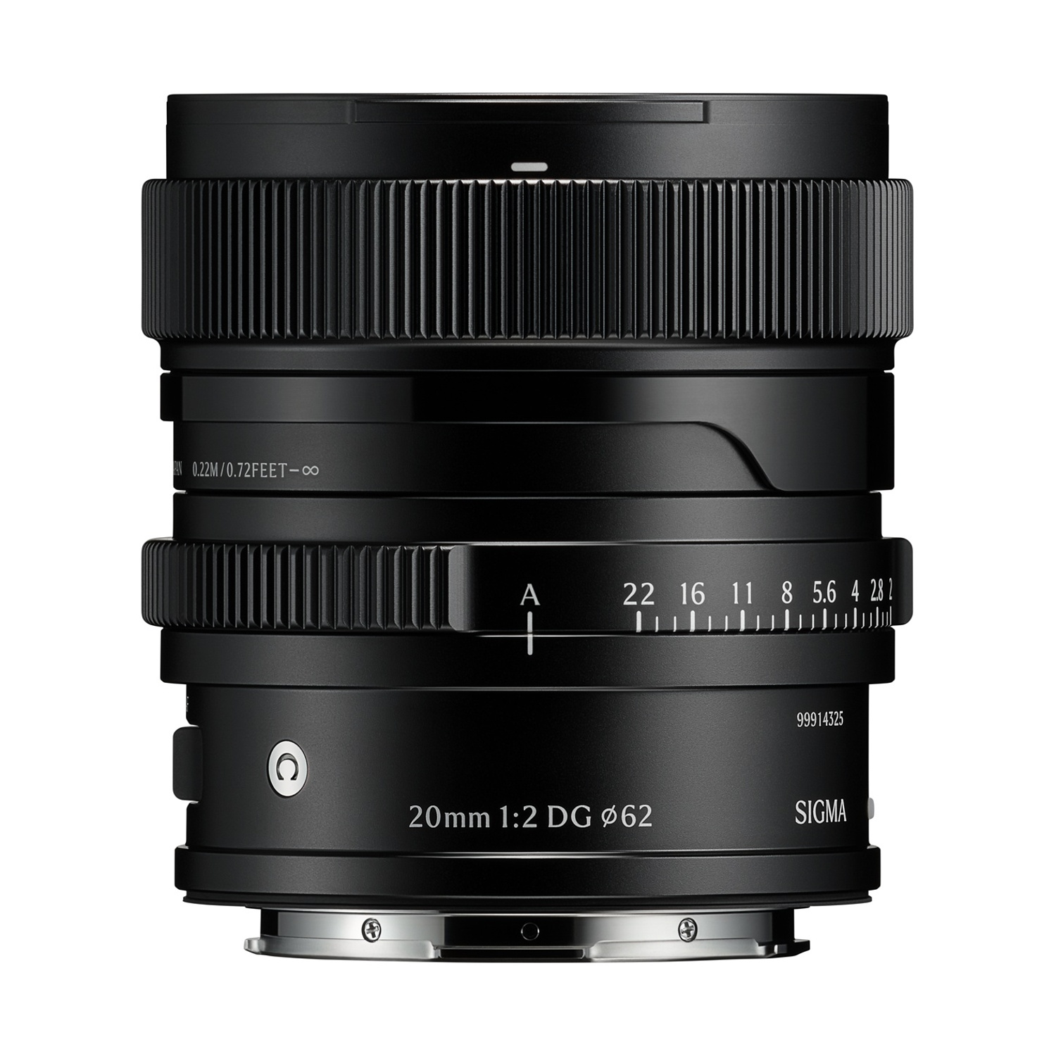 Un obiettivo Sigma 20mm nero. Ha varie marcature e un anello di messa a fuoco con numeri.