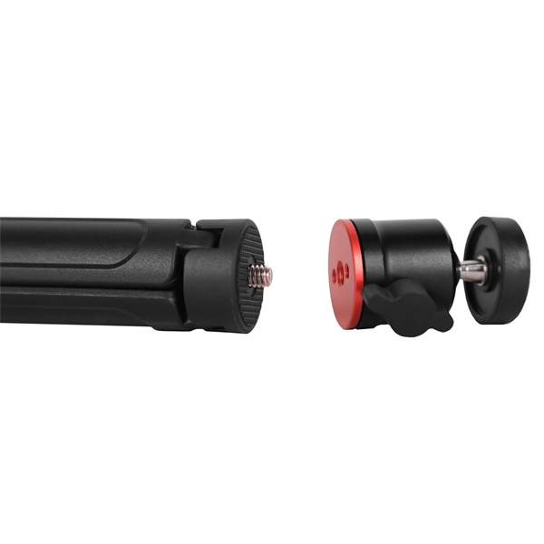 Siyah tripod tabanı ve küre başlığı, ayrılmış. Küre başlığında kırmızı taban. Her iki parçada da vida dişleri görülüyor. Beyaz zemin.