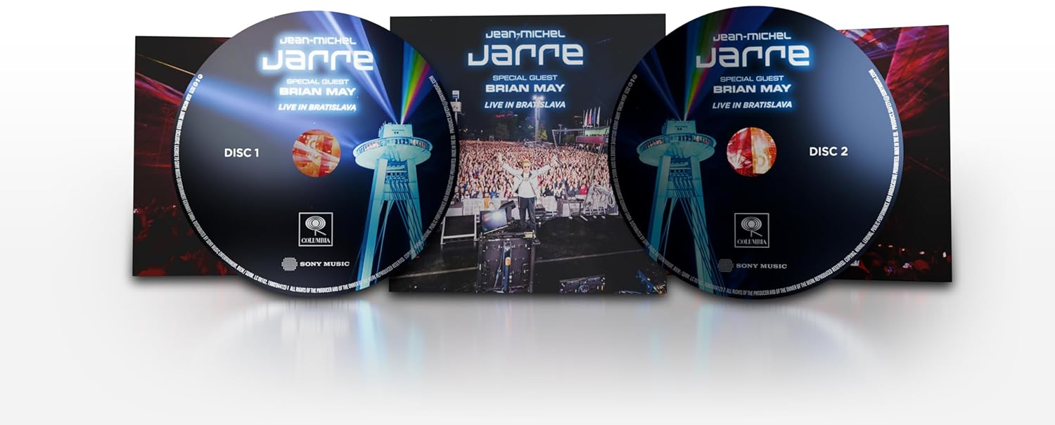 Jean-Michel Jarre, Brian May koncert CD-je, Bratislava. Az 1-es és 2-es lemez látható. Háttérben a színpad és a tömeg.