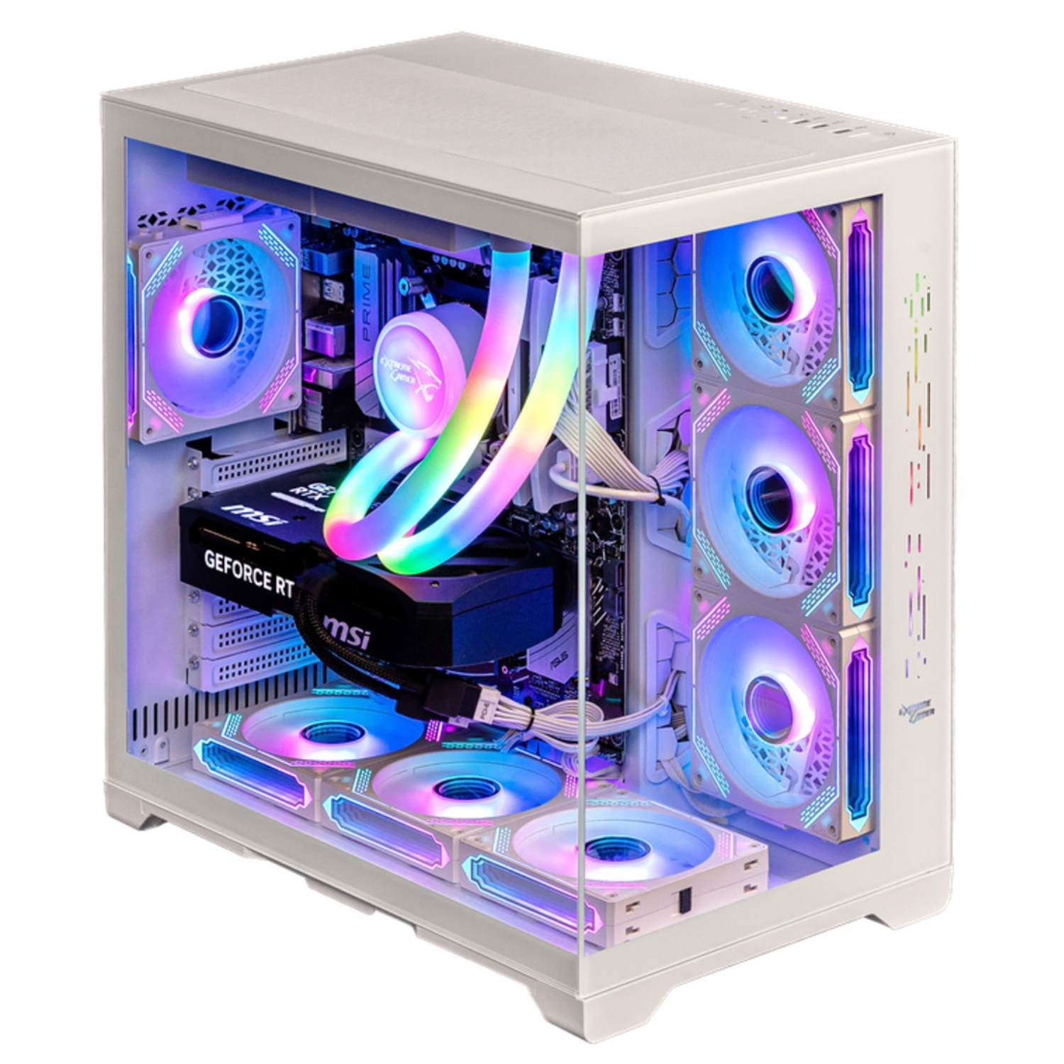 Een witte pc-kast met transparante zijkant. Binnenin zijn ventilatoren met kleurrijke lichten, een grafische kaart en een koelsysteem zichtbaar.