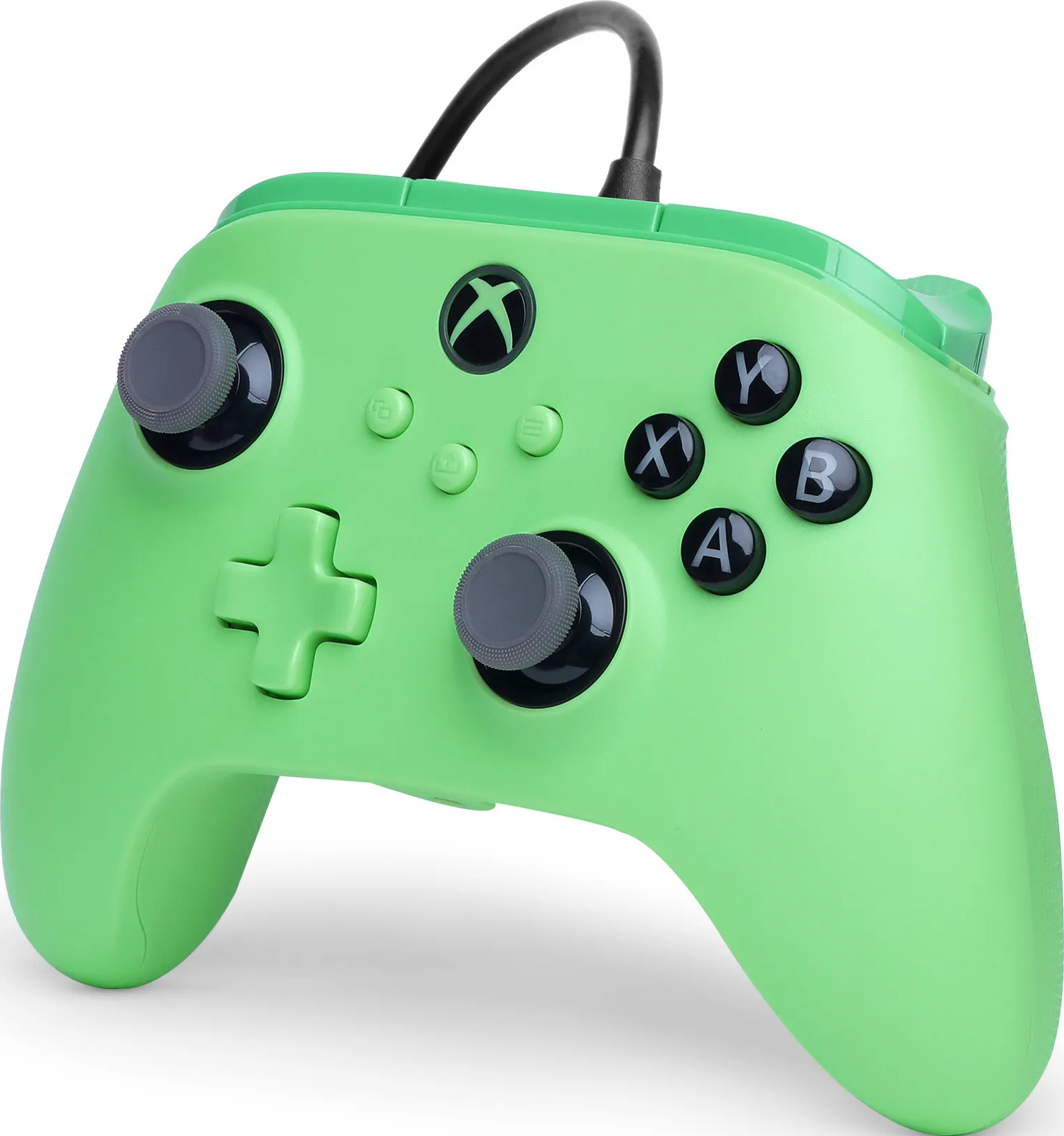 Ein grüner Xbox-Controller mit schwarzen Knöpfen und Joysticks, verbunden durch ein schwarzes Kabel. Die Buchstaben X, Y, B und A sind sichtbar.