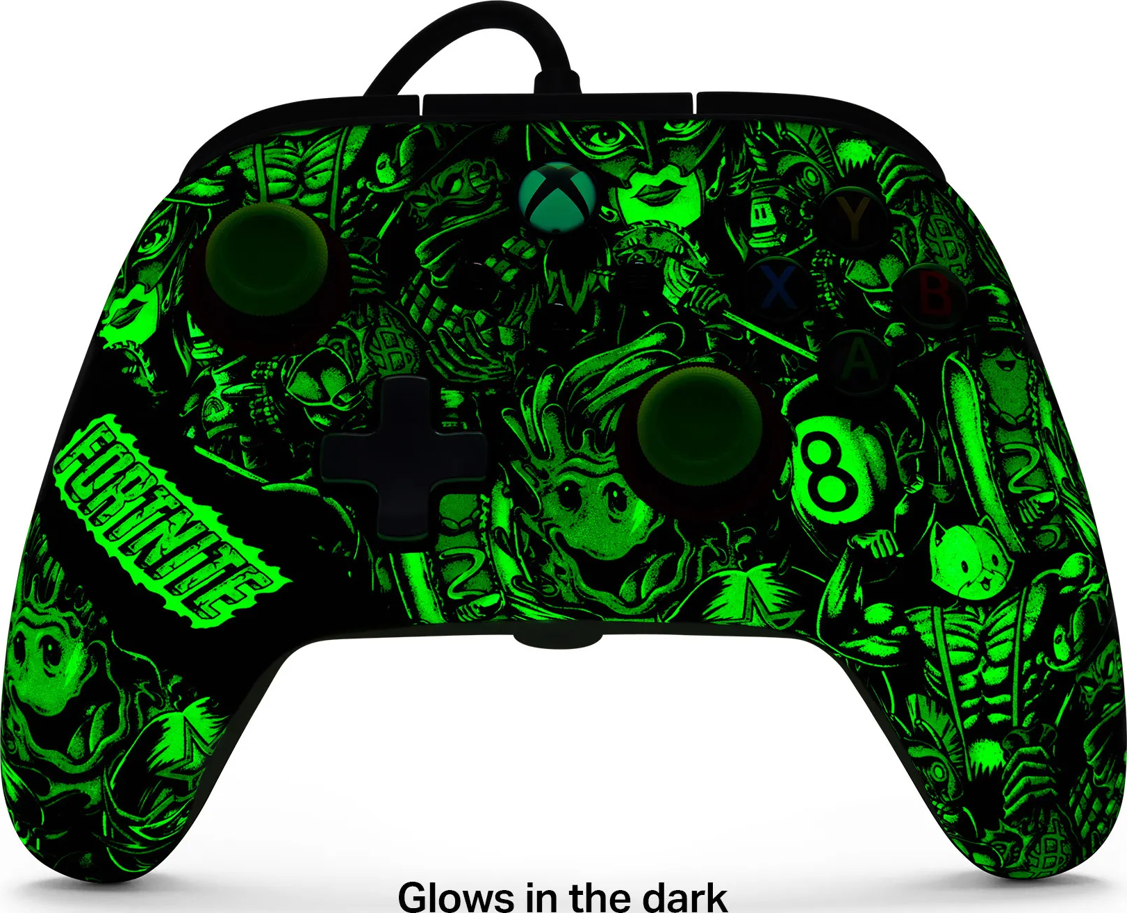 Ein schwarzer Fortnite-Controller mit neongrünen Details, darunter Charaktere, Knöpfe und das Spiel-Logo. Er leuchtet im Dunkeln.