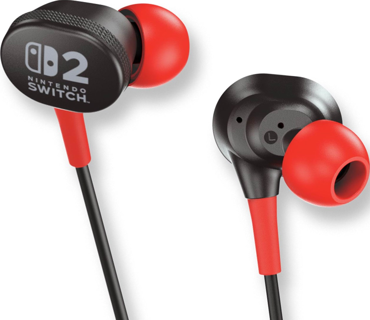 Zwei schwarze und rote Nintendo Switch-Ohrhörer werden gezeigt. Die Ohrhörer haben rote Spitzen und Kabel, mit dem Switch-Logo auf dem Ohrhörer.