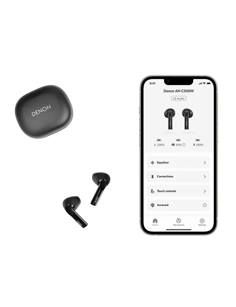 Czarne słuchawki Denon, etui ładujące i telefon z aplikacją. Słuchawki są wyświetlane na ekranie.