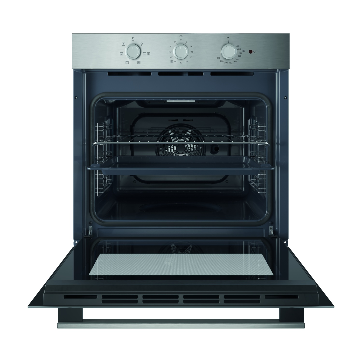 Un forno con la porta aperta. All'interno, ci sono ripiani e una ventola. Il pannello di controllo ha manopole e indicatori di temperatura.
