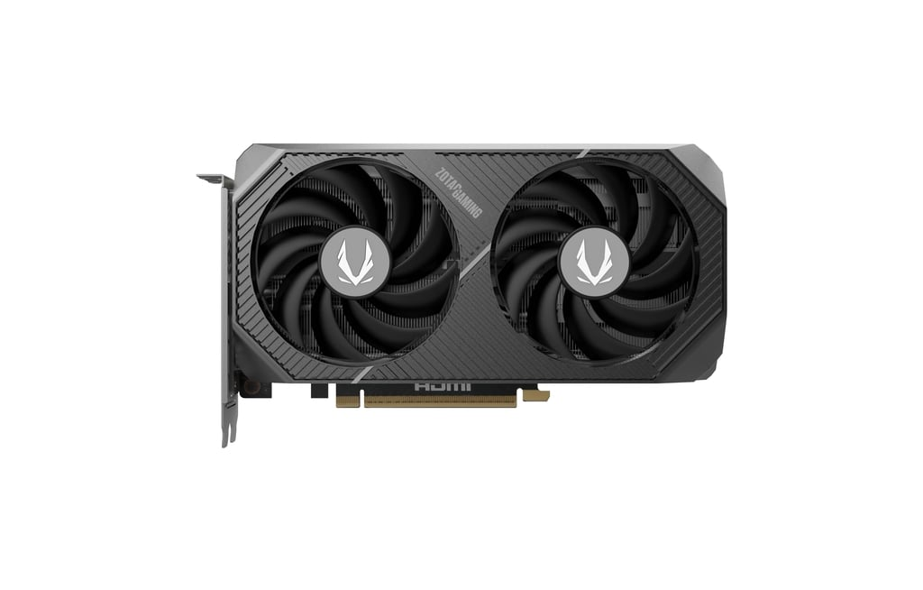 Eine Zotac Gaming Grafikkarte. Sie hat zwei schwarze Lüfter. Die Karte ist grau und schwarz mit einem goldenen HDMI-Anschluss.