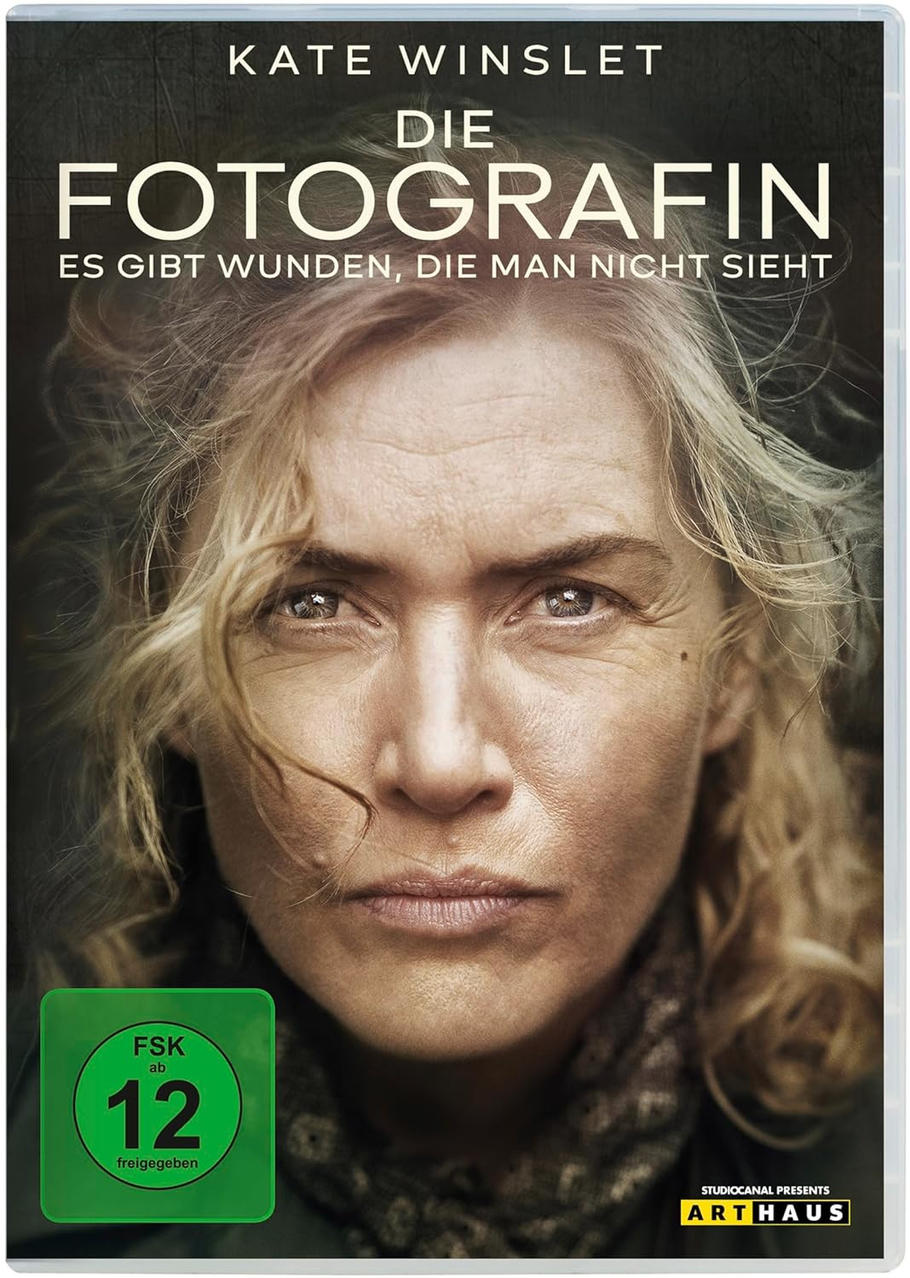 Filmcover mit Kate Winslet. Titel: Die Fotografin. Grüne FSK 12-Einstufung. Dunkler Hintergrund mit Text.