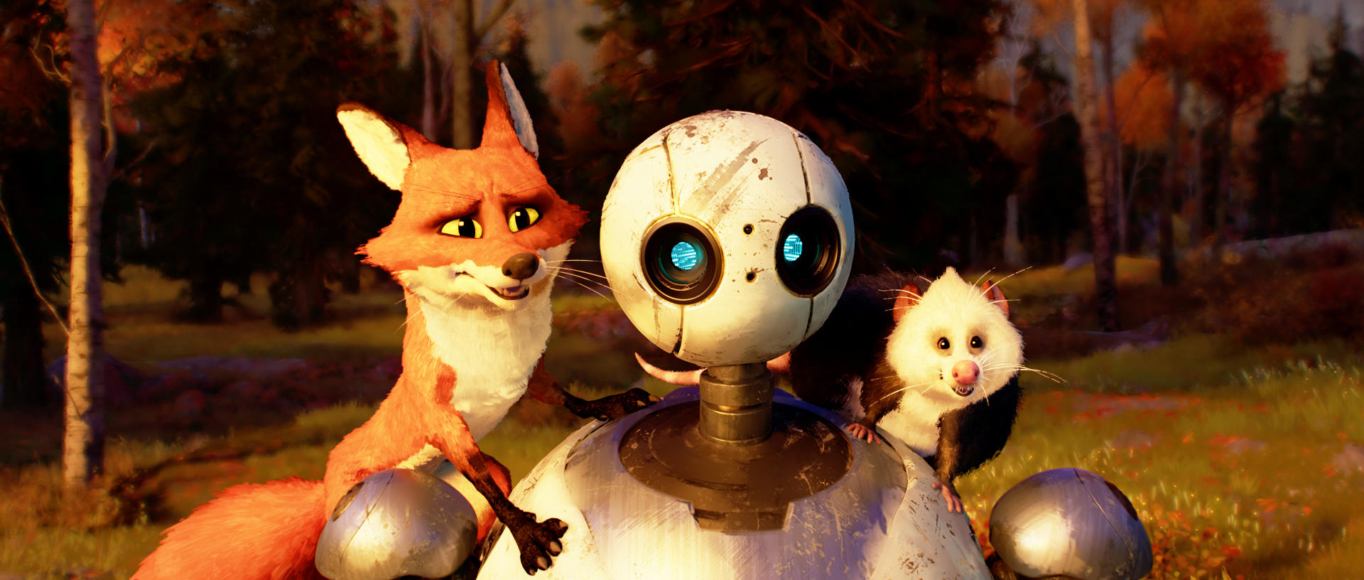 Ein roter Fuchs, ein Roboter und ein schwarz-weißes Opossum stehen zusammen in einem Wald. Der Fuchs berührt den Roboter. Das Opossum lächelt.
