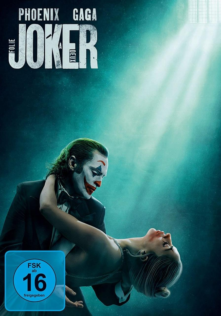 Der Joker und eine Frau tanzen. Der Joker hat Make-up. Der Filmtitel steht oben. Der Hintergrund ist blau.