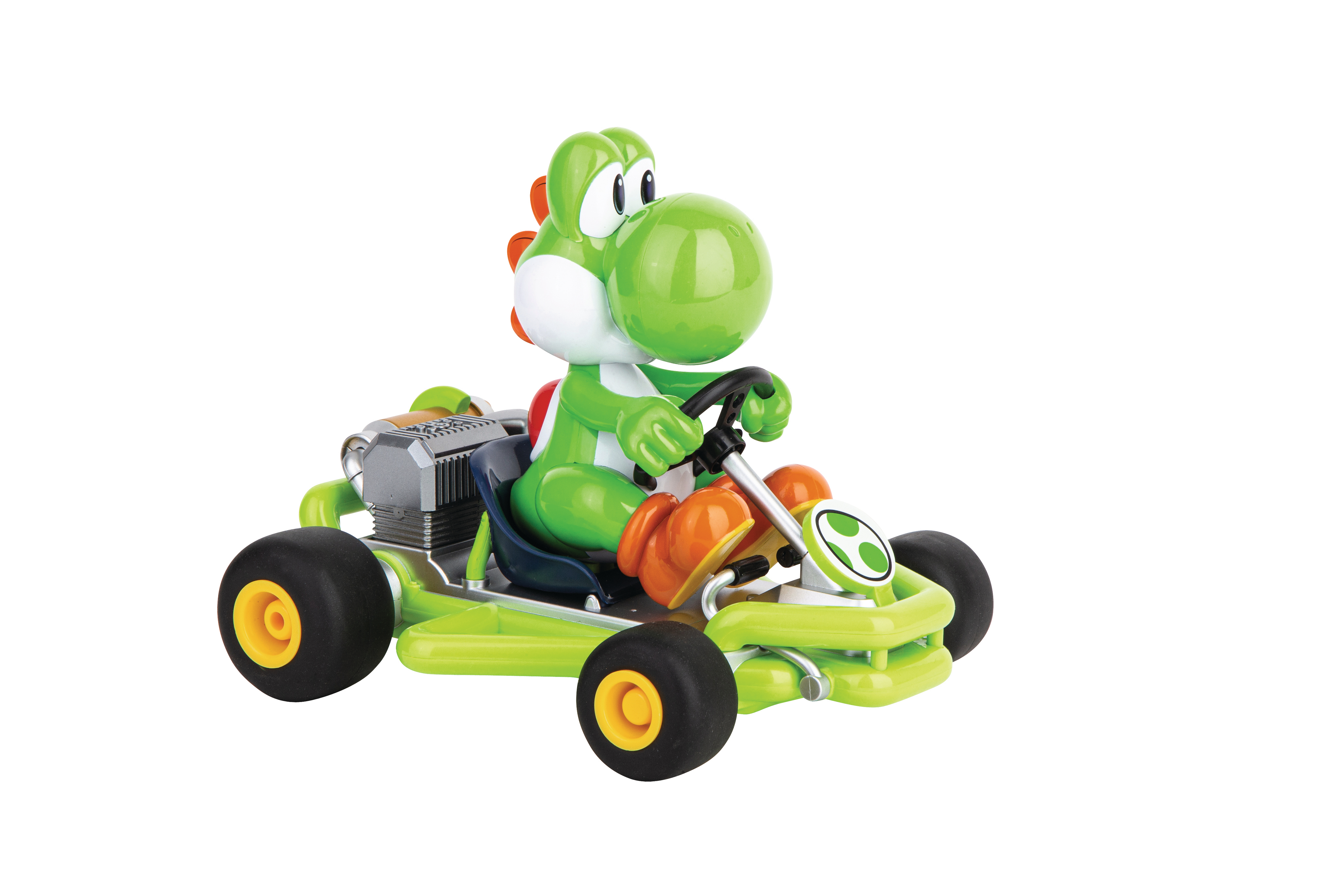 Yoshi in einem grünen Kart. Yoshi ist grün, orange und weiß. Der Kart ist grün, schwarz und silber. Vor weißem Hintergrund.