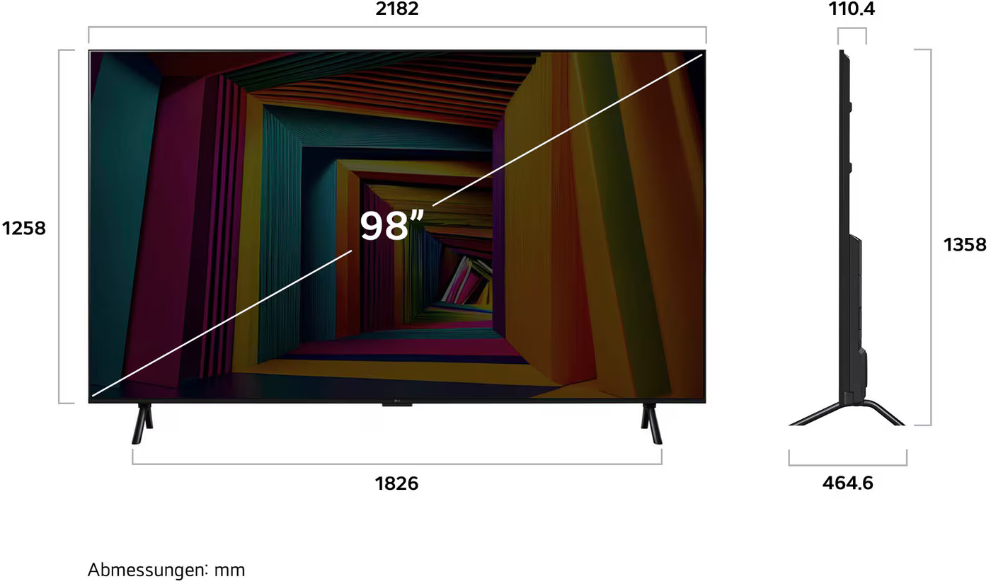 Egy 98 hüvelykes TV, mm-ben megadott méretekkel. A képernyő színes absztrakt dizájnt mutat. Méretek: 2182x1258x110,4, állvány 464,6, magasság 1358.