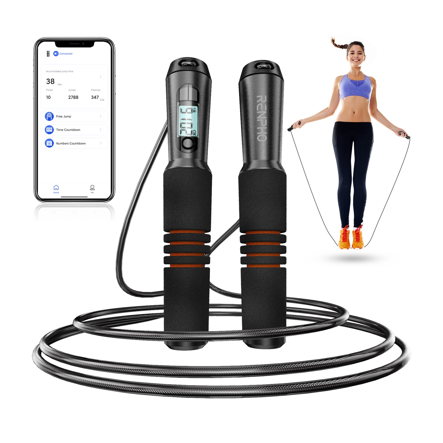 Una donna salta la corda. Corda per saltare digitale e telefono mostrano le metriche di salto. La corda è nera con manici neri. La donna indossa abiti sportivi.
