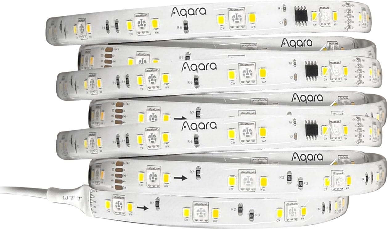 Egy tekercs Aqara LED-es fénycsík. A csíkok fehérek, sárga lámpákkal. A márkanevet a csíkokra nyomtatták.