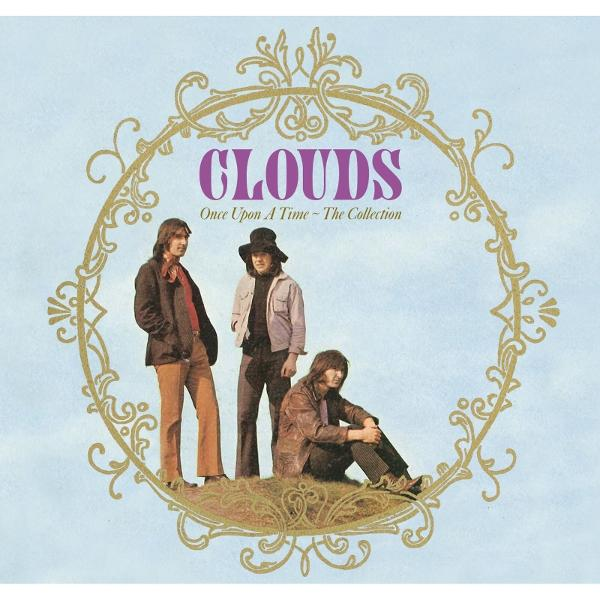 Albumcover: Drei Männer in Kleidung der 60er Jahre. Der Titel 'Clouds' in Lila, in einem goldenen Rahmen, auf hellblauem Hintergrund.