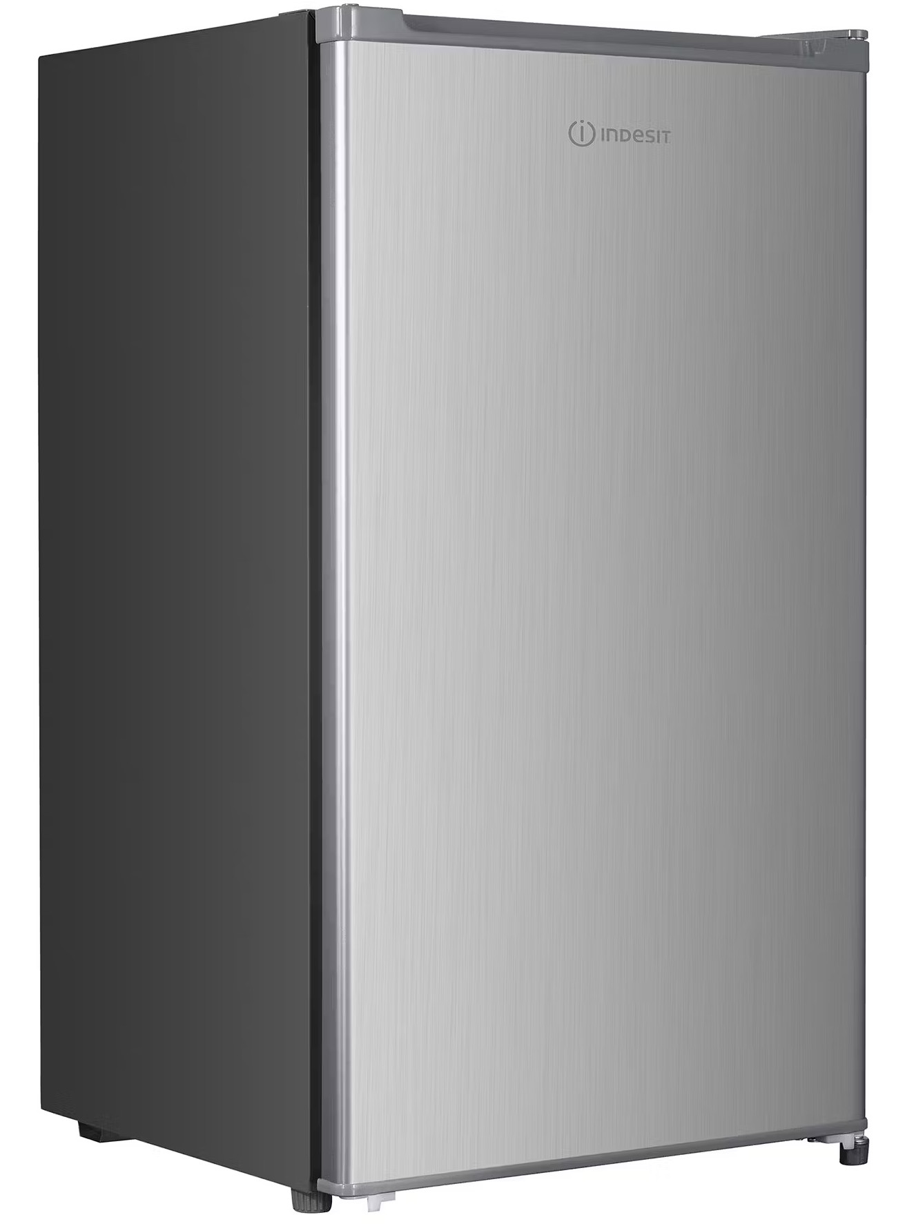 Srebrna lodówka Indesit. Lewa strona jest ciemnoszara. Drzwi mają szczotkowane stalowe wykończenie z logo Indesit.