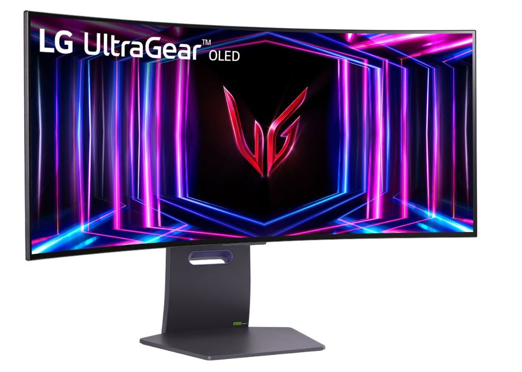 LG UltraGear OLED kavisli monitör. Mor, mavi ve kırmızı neon geometrik tasarım sergiliyor. Koyu gri bir stand tarafından destekleniyor.