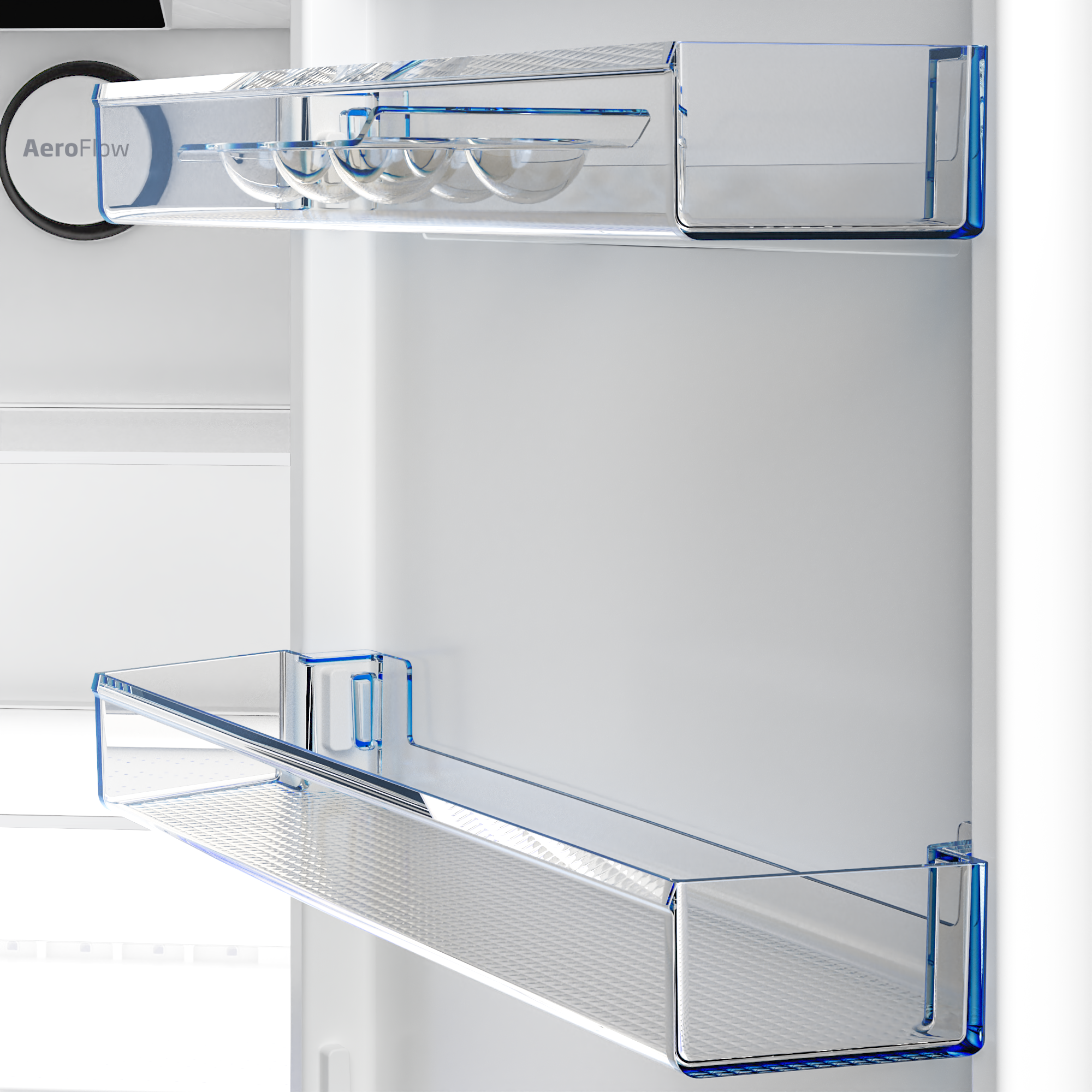Kühlschrankinnenraum mit Glasböden und blauen Akzenten. AeroFlow-Logo sichtbar. Die Regale sind leer.