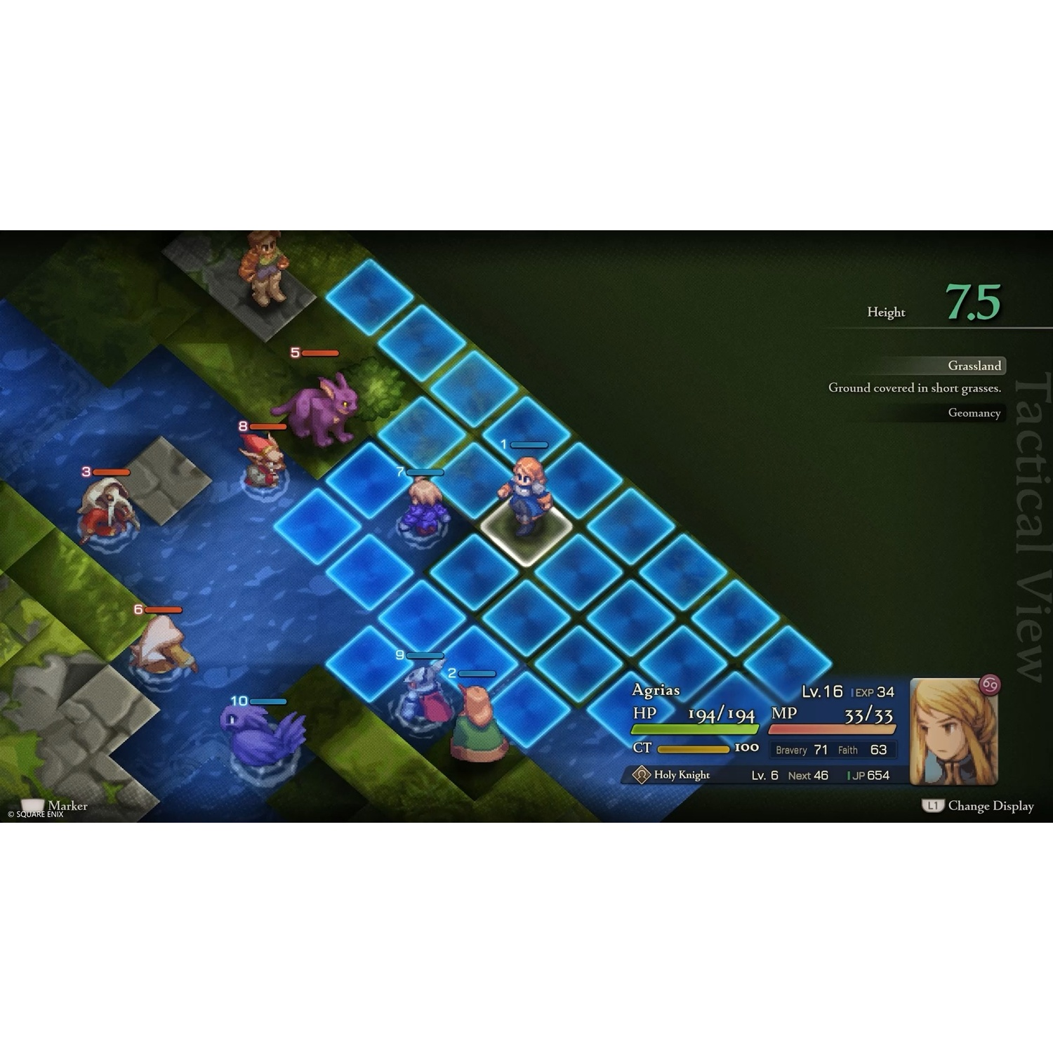 Schermata di gioco tattico. I personaggi sono posizionati su una griglia, alcuni in acqua e sull'erba. L'interfaccia mostra statistiche e comandi del personaggio.