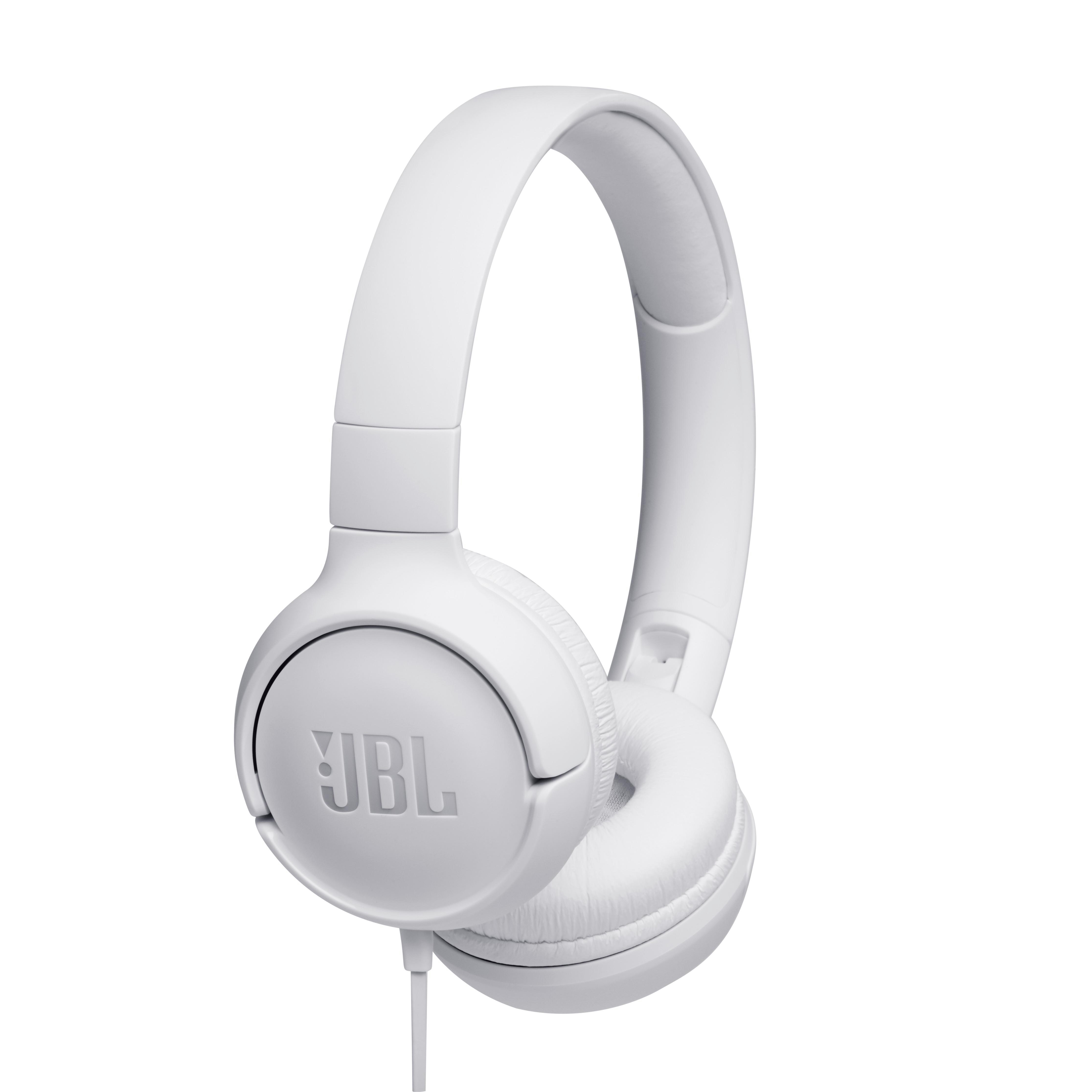 Weiße JBL-Kopfhörer auf weißem Hintergrund. Die Kopfhörer sind angewinkelt, die Ohrmuscheln und das Kopfband zeigend.