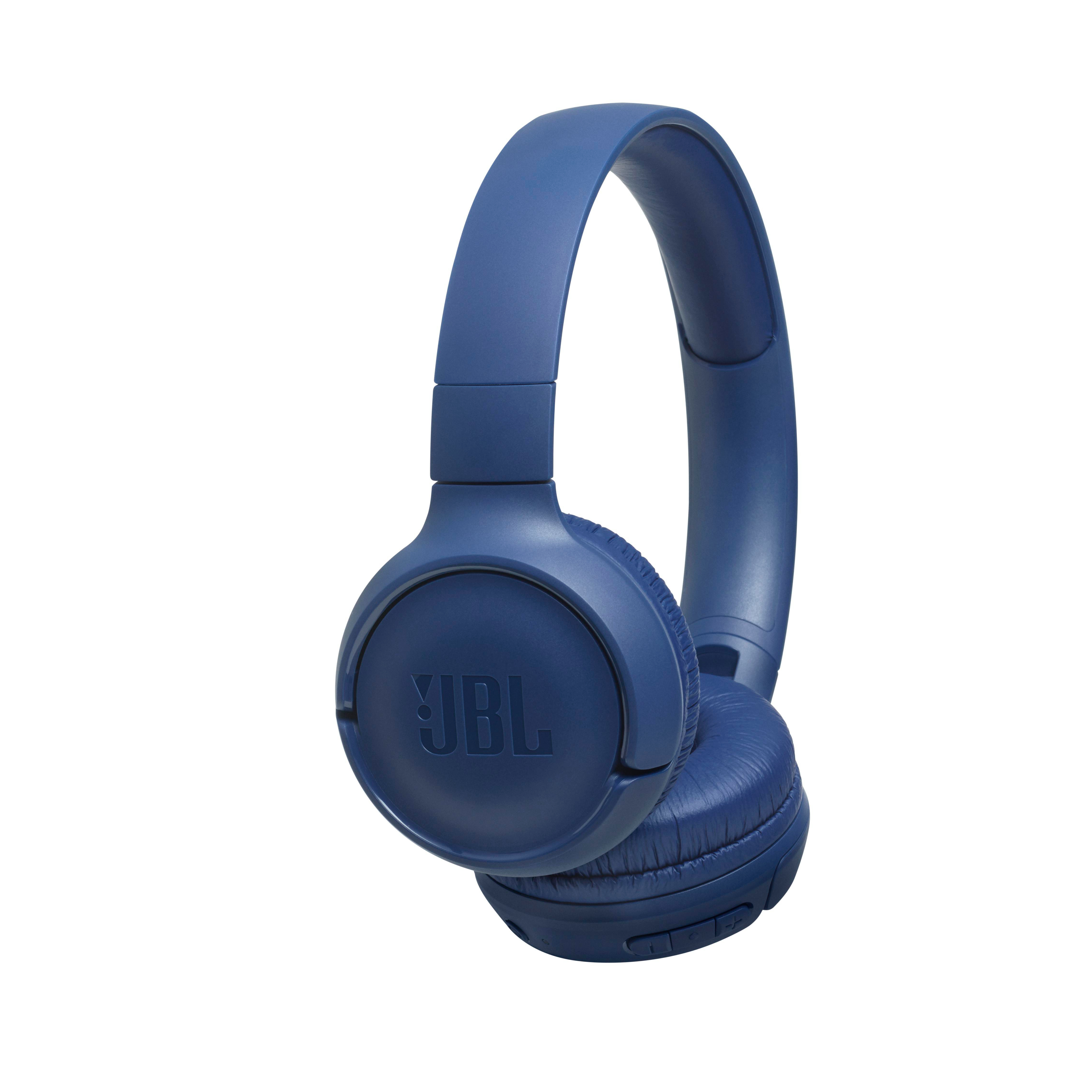 Blaue JBL-Kopfhörer auf weißem Hintergrund. Die Kopfhörer sind Over-Ear-Stil mit sichtbarem JBL-Logo.